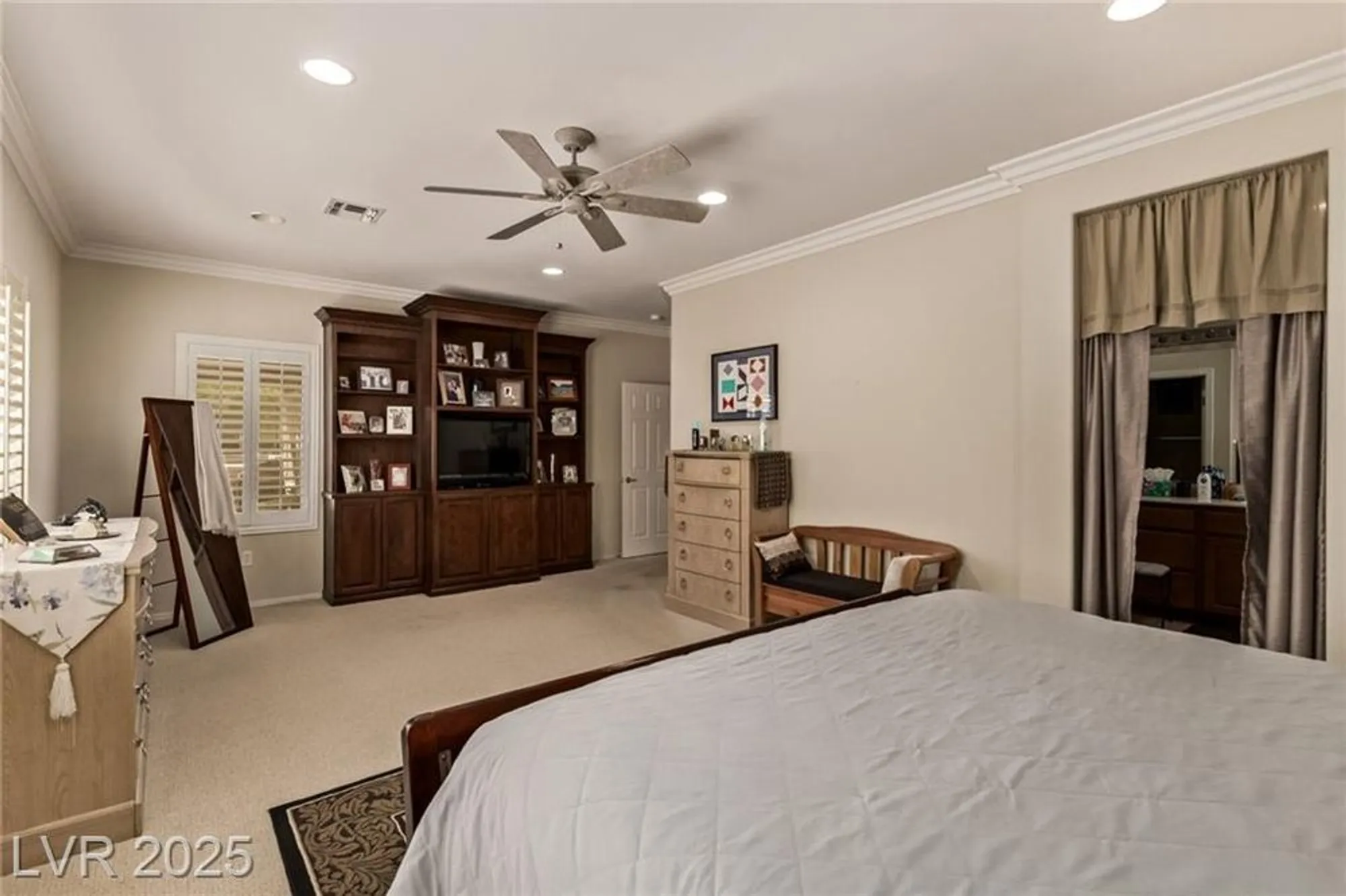 Property Slideshow image 15 of 32 | 2164 peyten park st, Henderson, NV, 89052