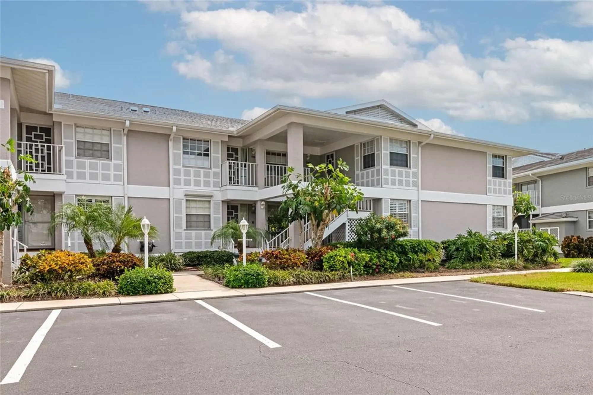 Property Slideshow image 2 of 52 | 1145 edgewater cir # 1145, Bradenton, FL, 34209
