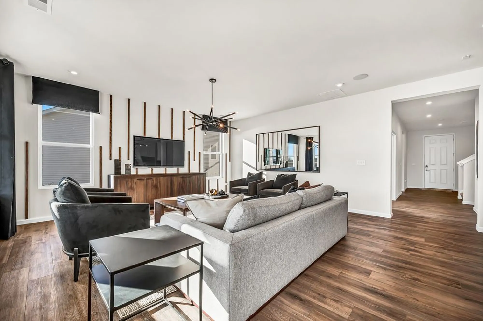 Property Slideshow image 9 of 22 | , Aurora, IL, 60503