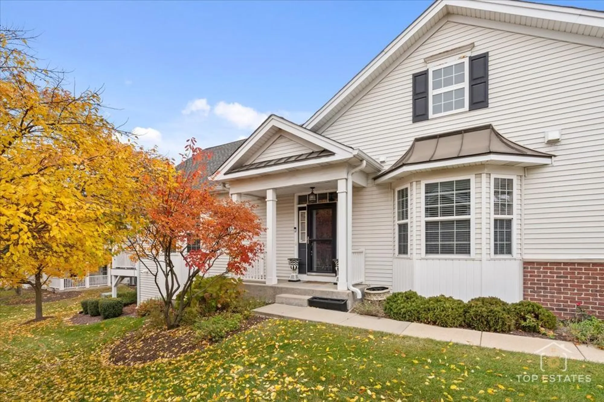 Property Slideshow image 3 of 43 | 1039 riviera dr # 1039, Elgin, IL, 60124