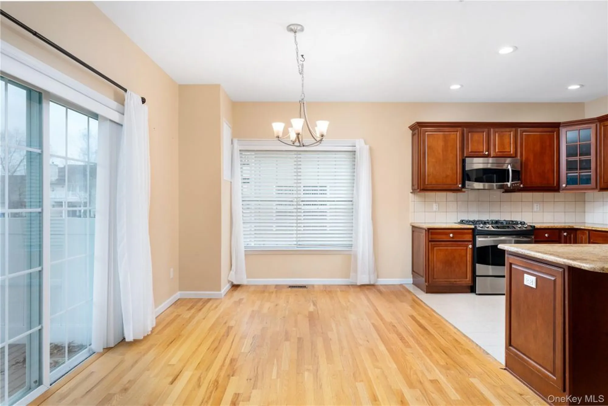 Property Slideshow image 9 of 38 | 230 ira rd # 230, Mount Sinai, NY, 11766