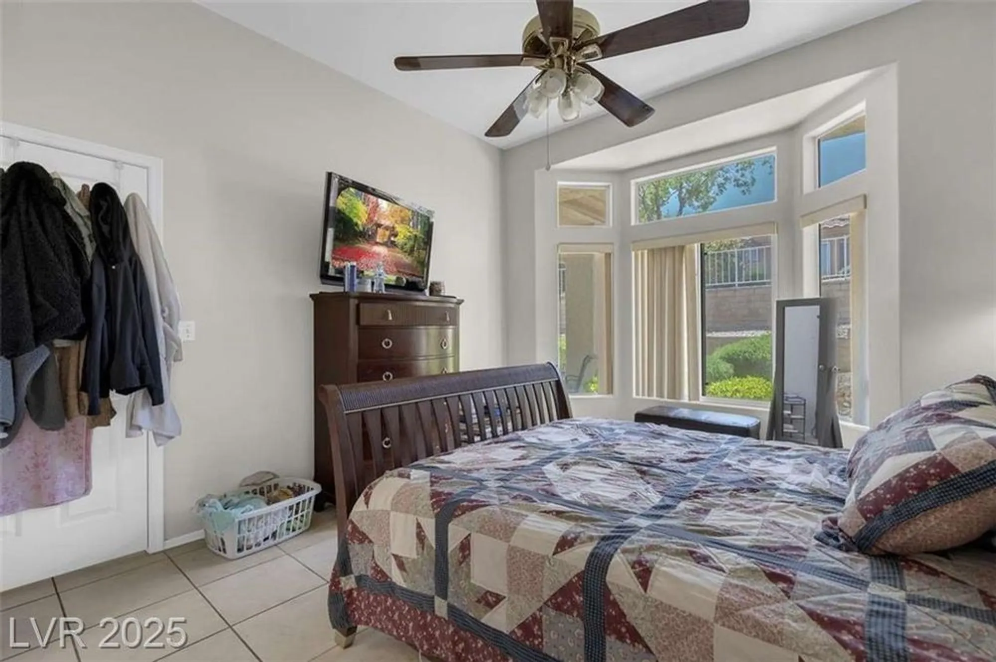 Property Slideshow image 28 of 44 | 10017 bundella dr, Las Vegas, NV, 89134