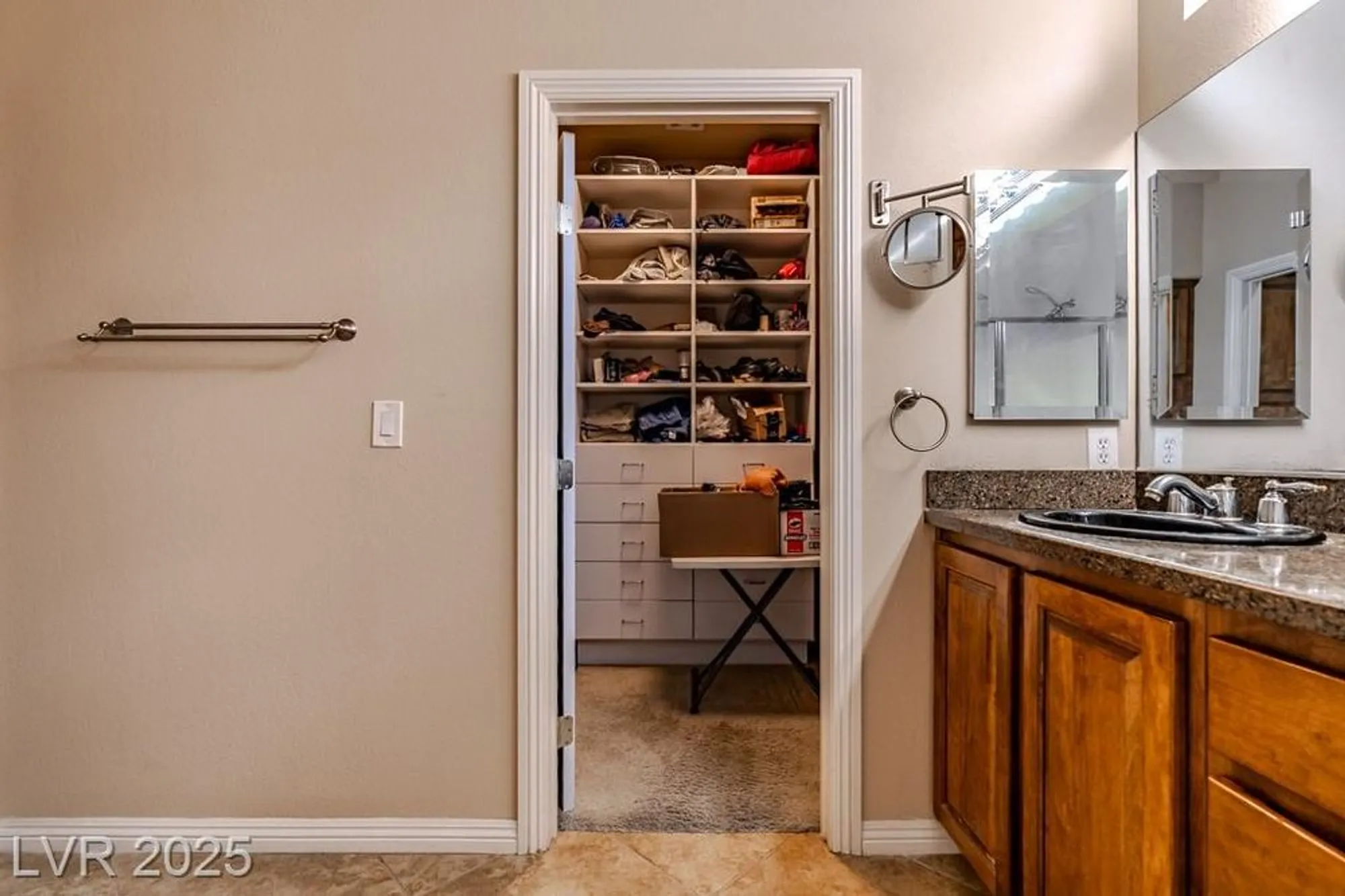 Property Slideshow image 20 of 65 | 5110 silenzio st, Las Vegas, NV, 89135