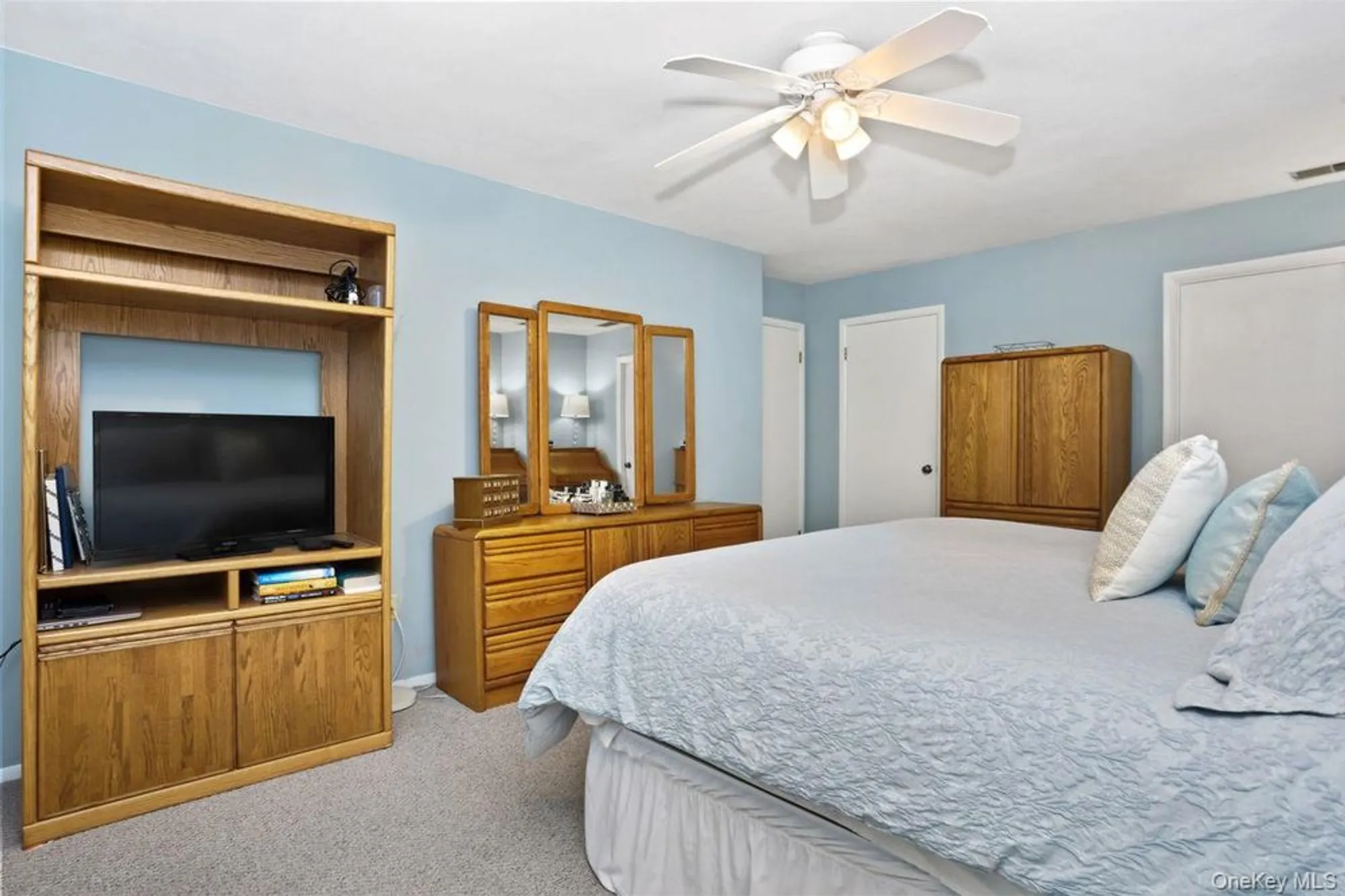 Property Slideshow image 16 of 35 | 141 flintlock way b, Yorktown Heights, NY, 10598
