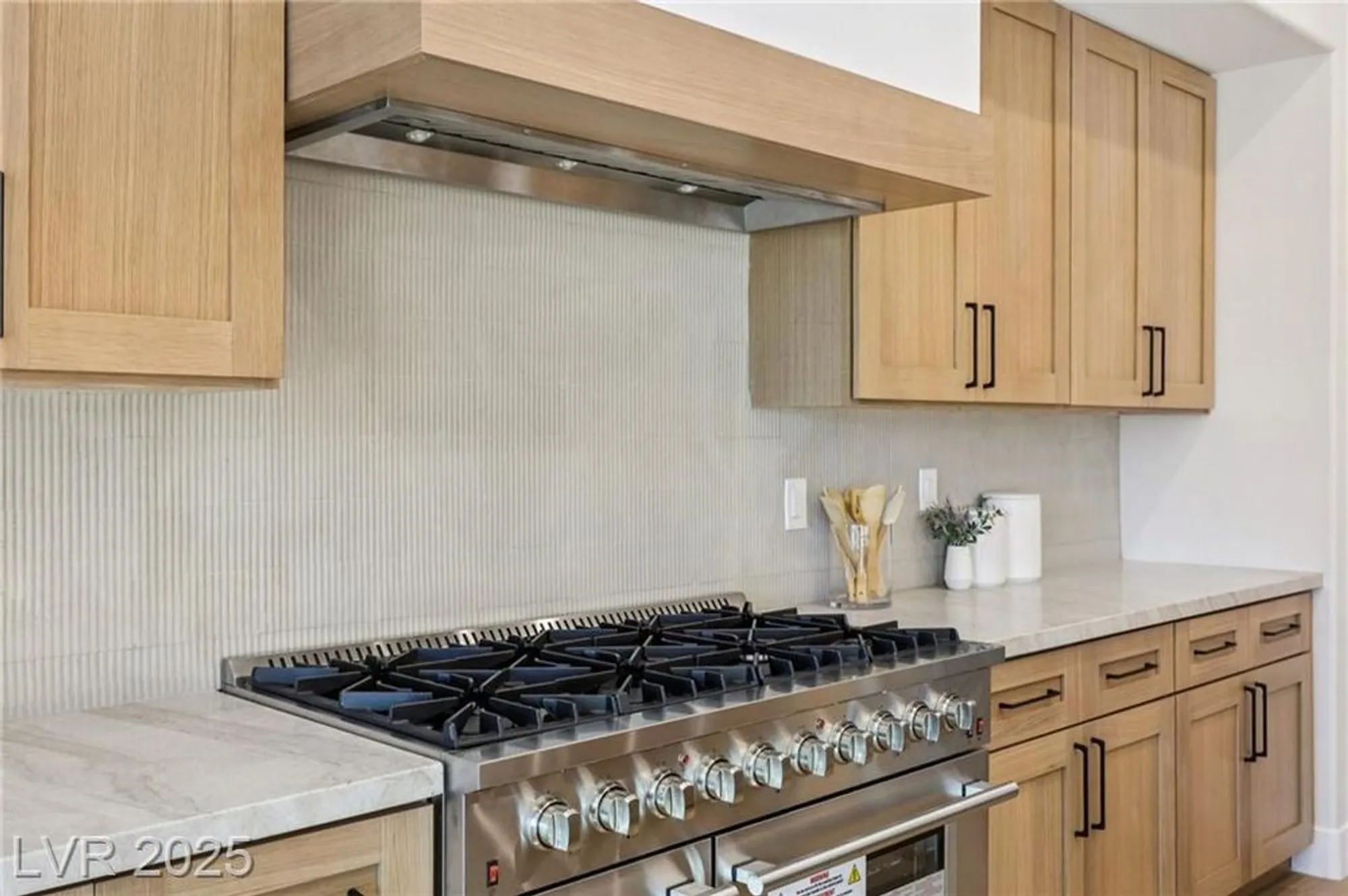 Property Slideshow image 27 of 84 | 2695 olivia heights ave, Henderson, NV, 89052