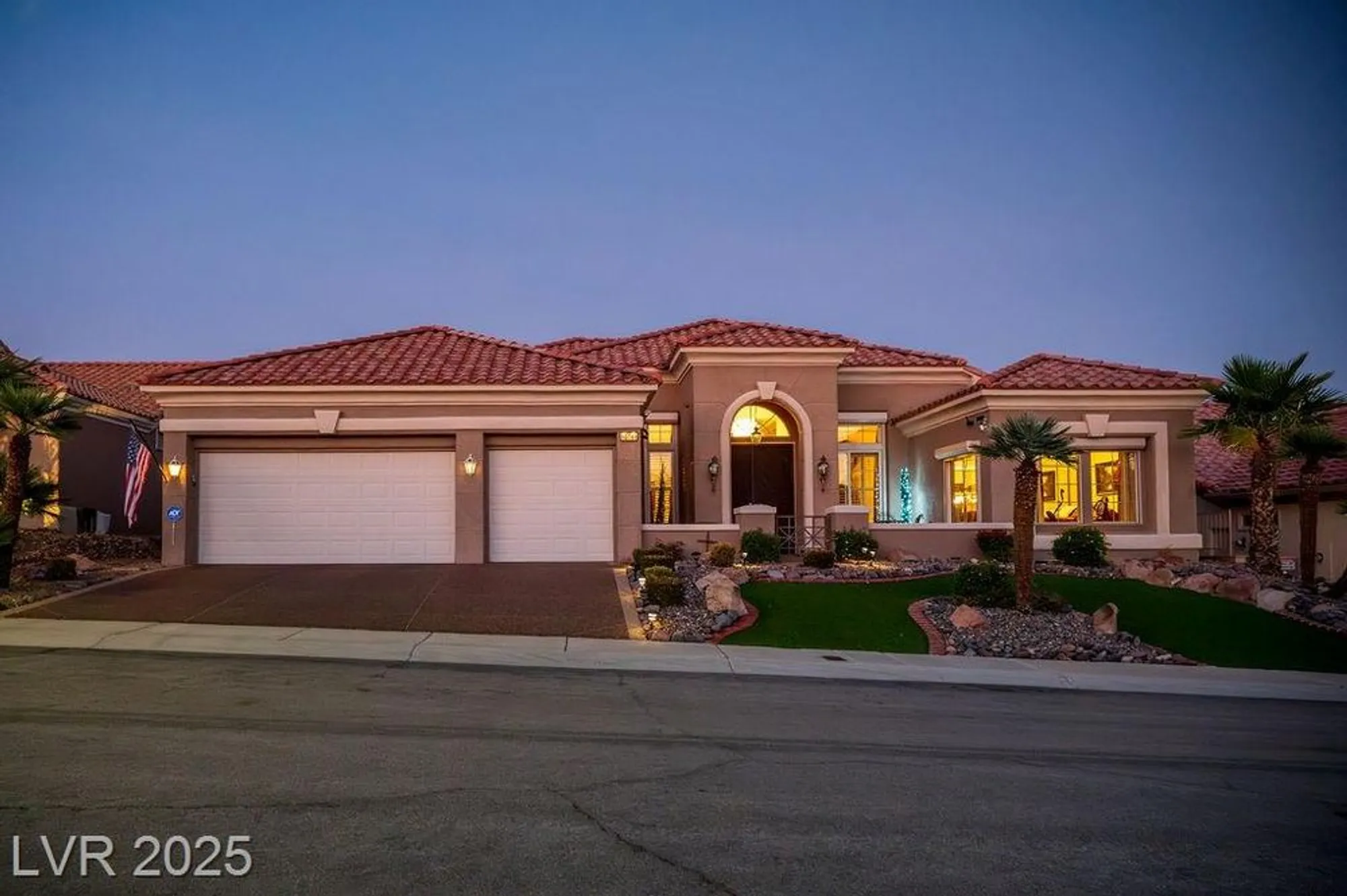 Property Slideshow image 4 of 99 | 10712 button willow dr, Las Vegas, NV, 89134