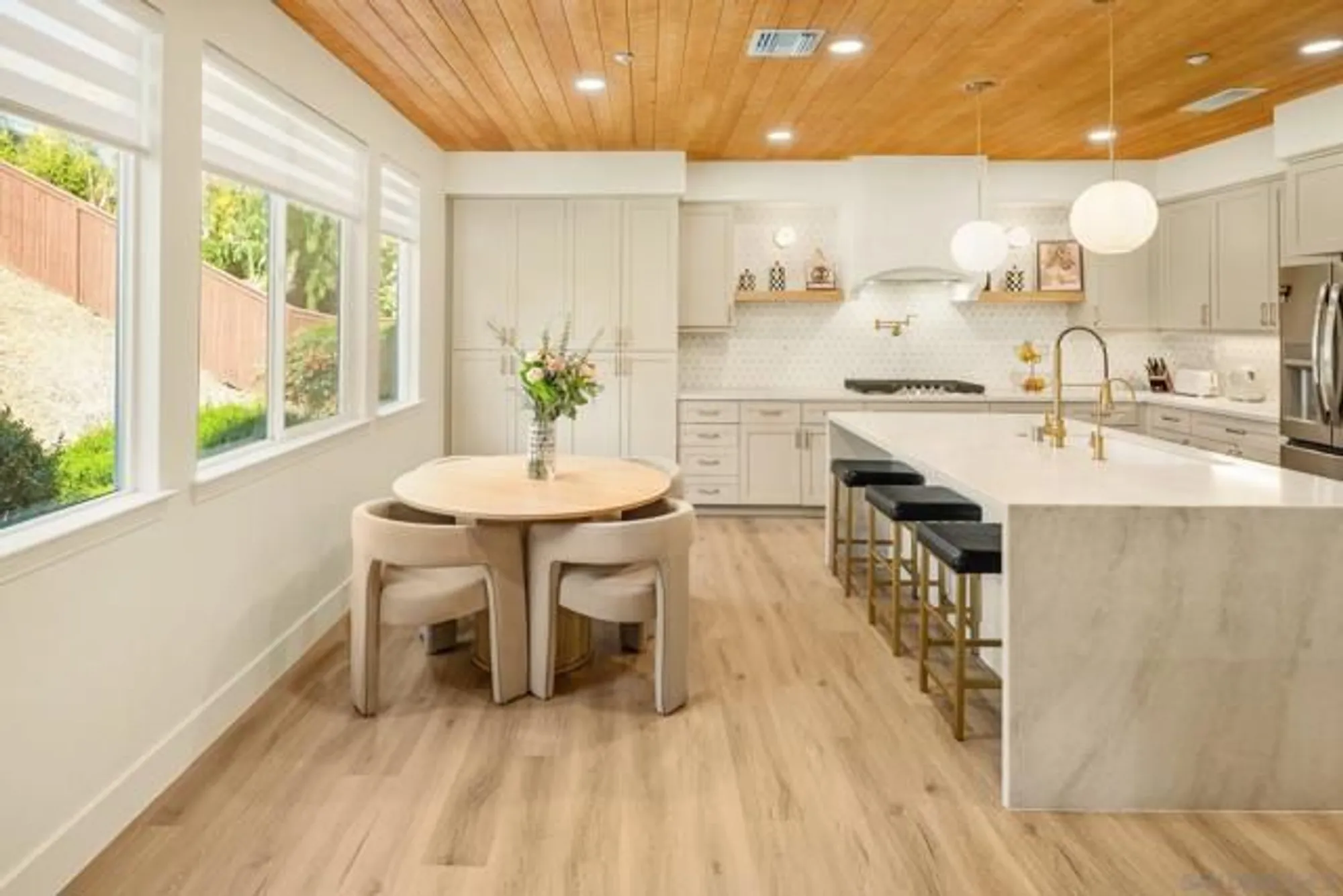 Property Slideshow image 18 of 61 | 10528 pinion trl, Escondido, CA, 92026