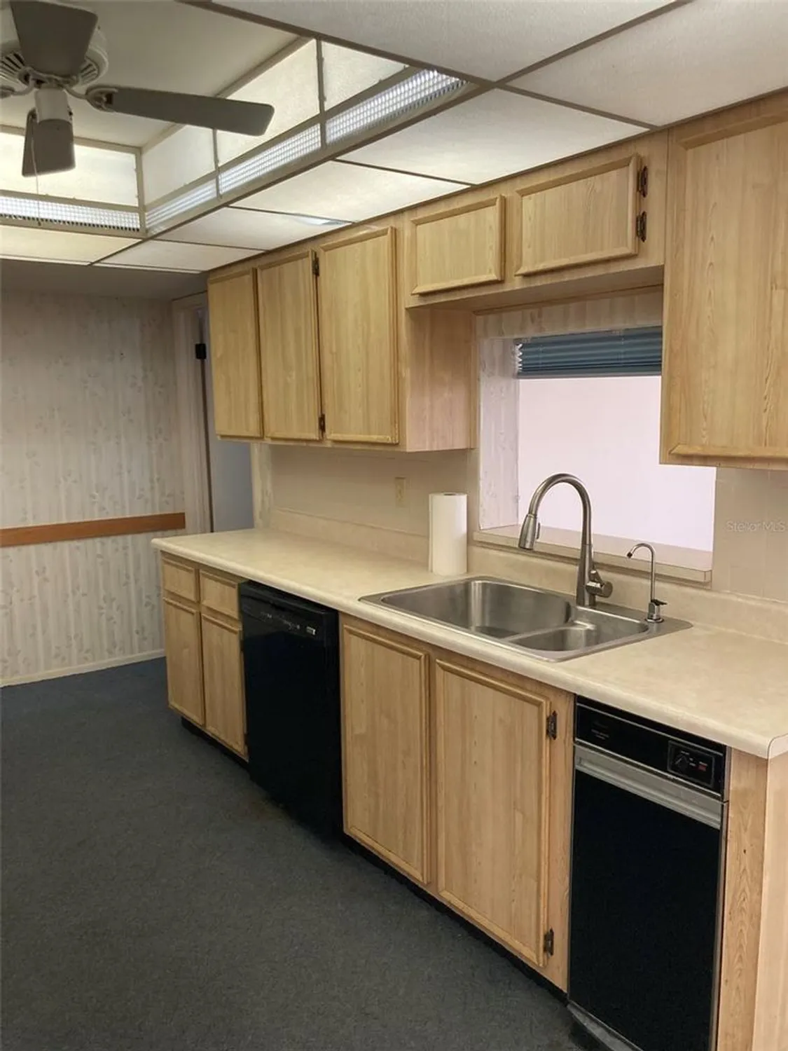 Property Slideshow image 8 of 52 | 8198 terrace garden dr n unit 211, St Petersburg, FL, 33709