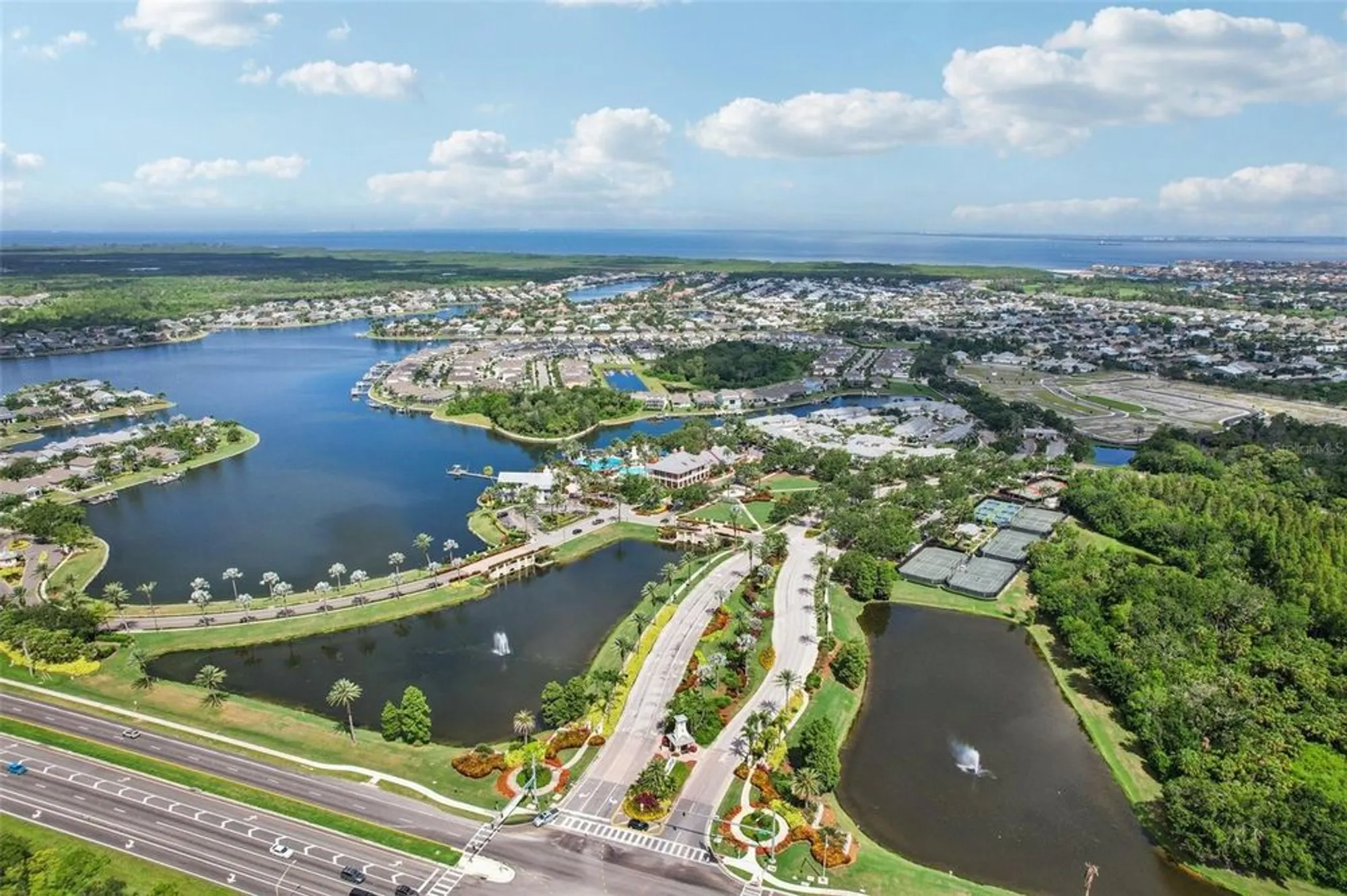 Property Slideshow image 30 of 35 | 221 sunset crest ct, Apollo Beach, FL, 33572