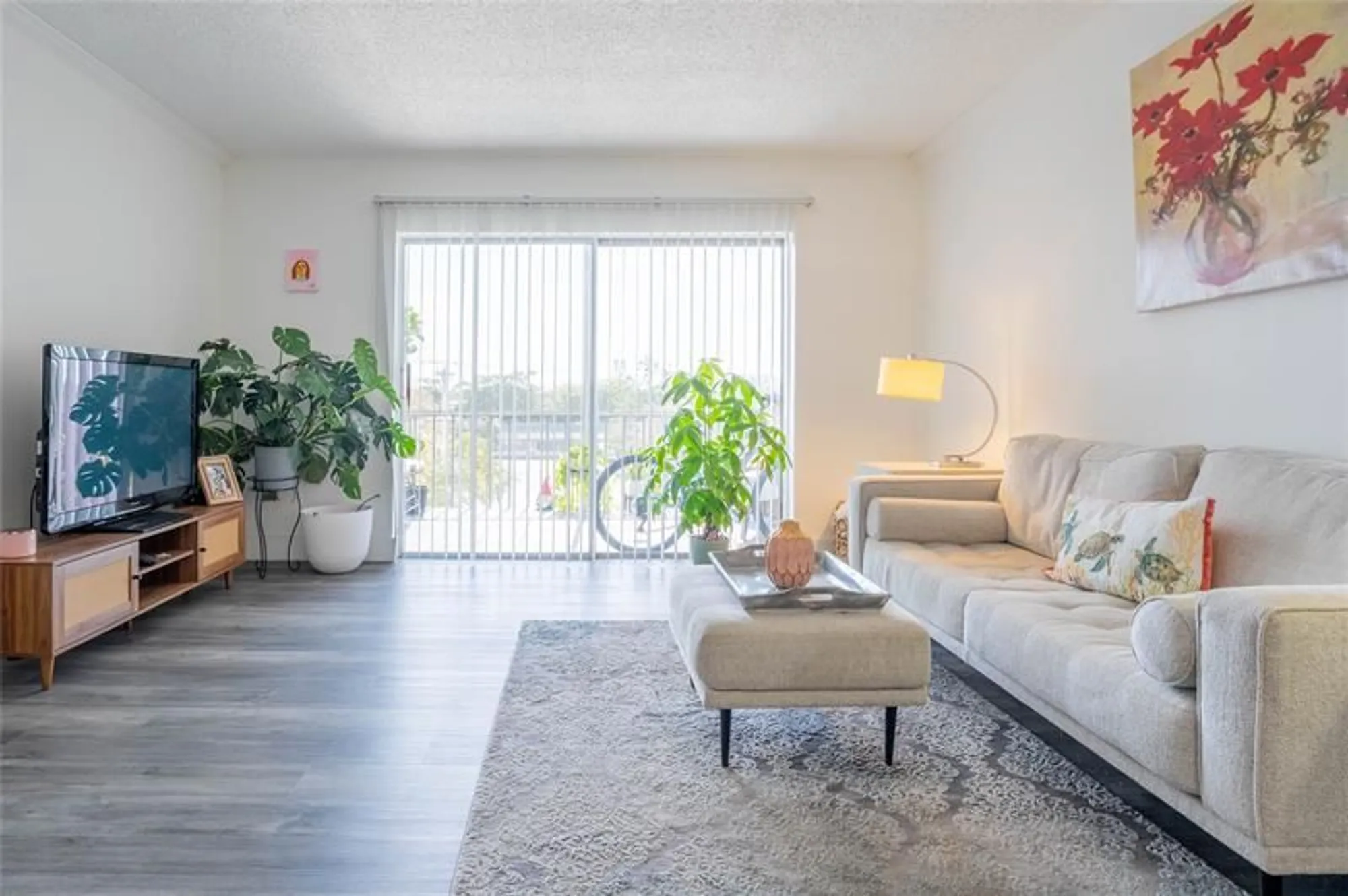 Property Slideshow image 12 of 31 | 1000 country club dr 403, Margate, FL, 33063