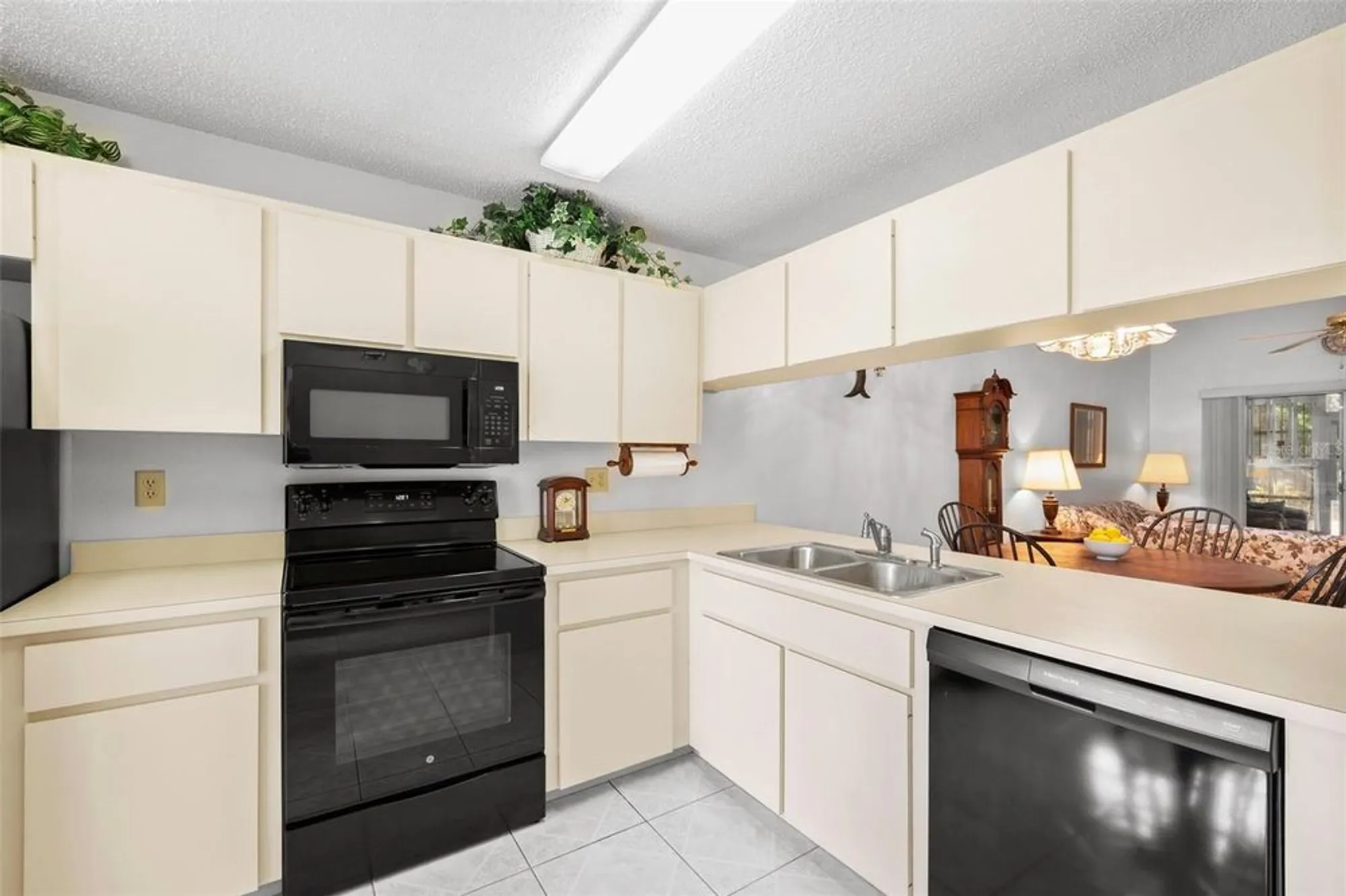 Property Slideshow image 4 of 17 | 4557 glen holw, New Port Richey, FL, 34653