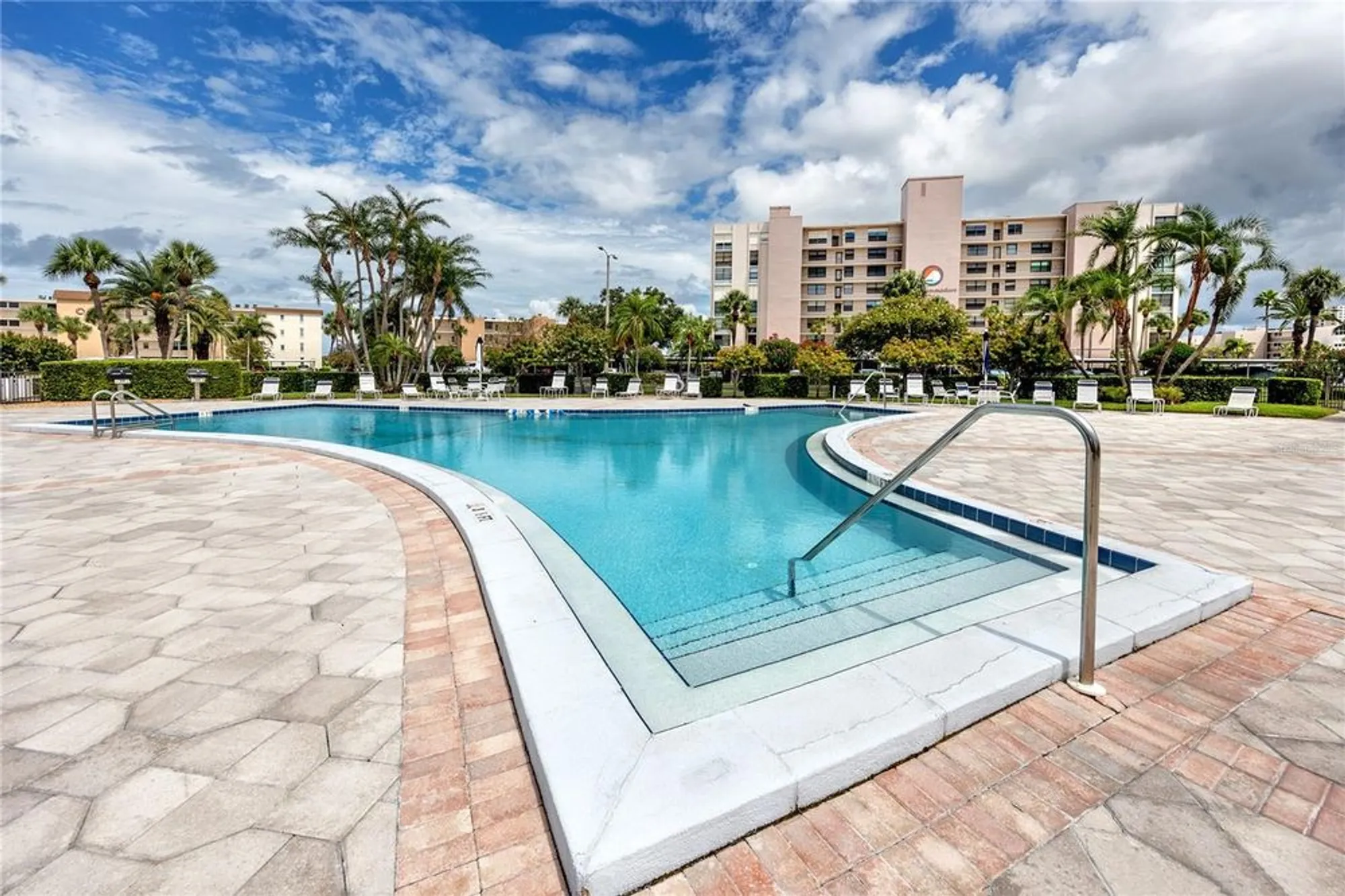 Property Slideshow image 50 of 59 | 7645 sun island dr 304, South Pasadena, FL, 33707