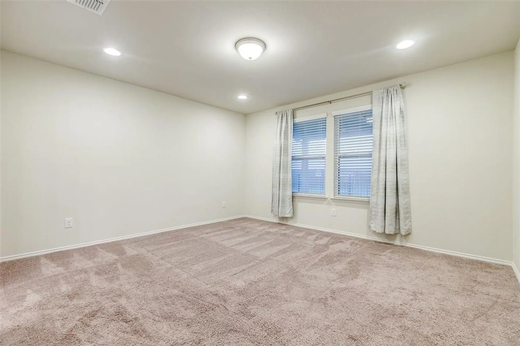 Property Slideshow image 13 of 27 | 7793 gulf walk rd, Frisco, TX, 75036