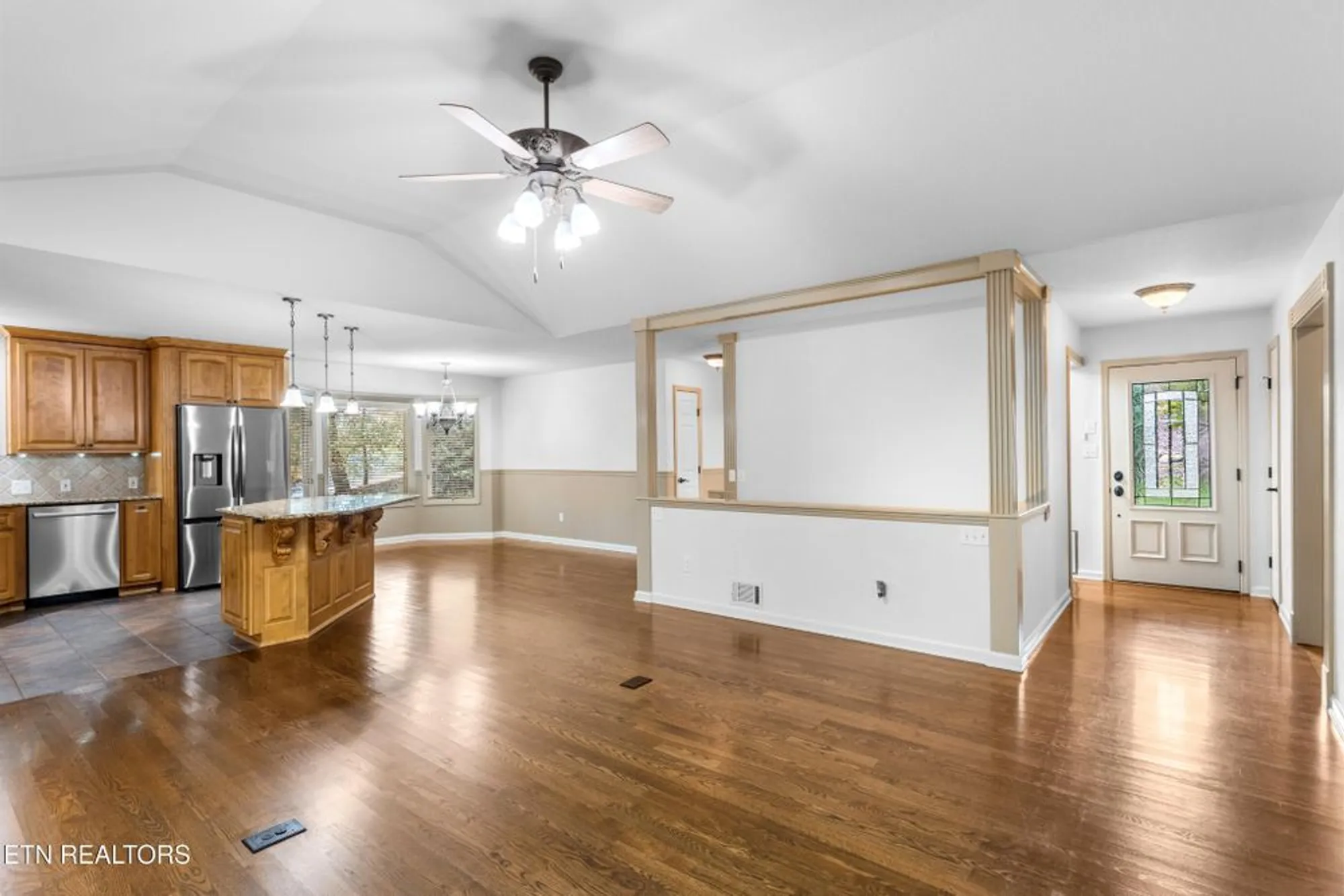 Property Slideshow image 7 of 60 | 407 tecumseh pt, Loudon, TN, 37774