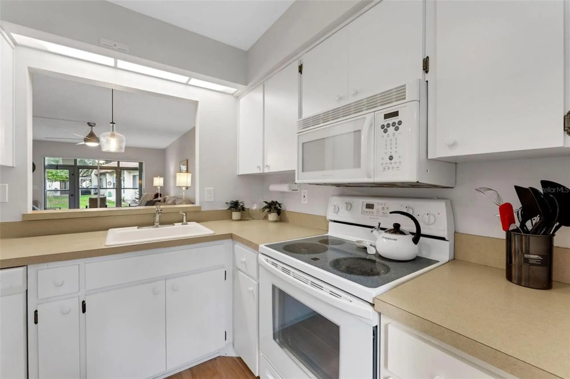 Property Slideshow image 13 of 78 | 3140 highlands blvd f, Palm Harbor, FL, 34684