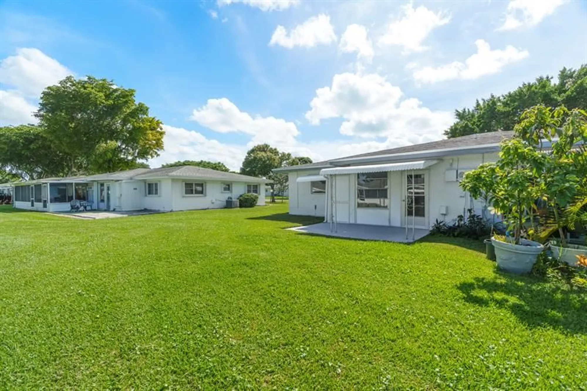 Property Slideshow image 5 of 50 | 8611 nw 11th st # b-161, Plantation, FL, 33322