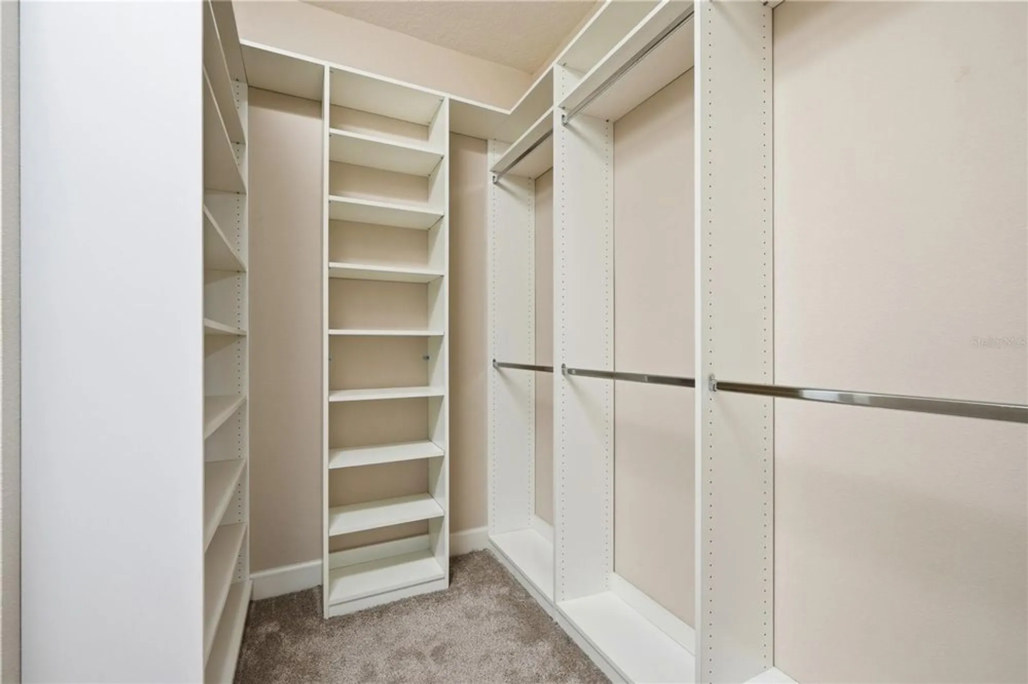 Property Slideshow image 27 of 70 | 20112 sorano hill pl, Tampa, FL, 33647