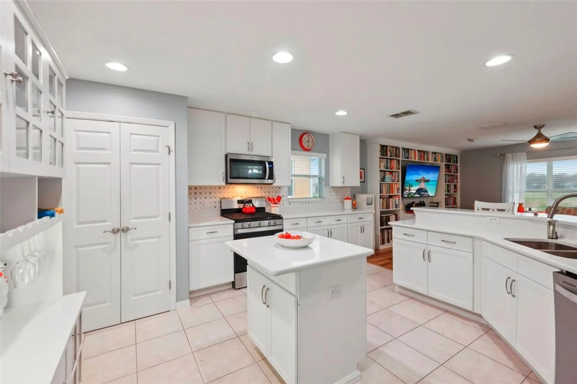 Property Slideshow image 17 of 35 | 26821 augusta springs cir, Leesburg, FL, 34748