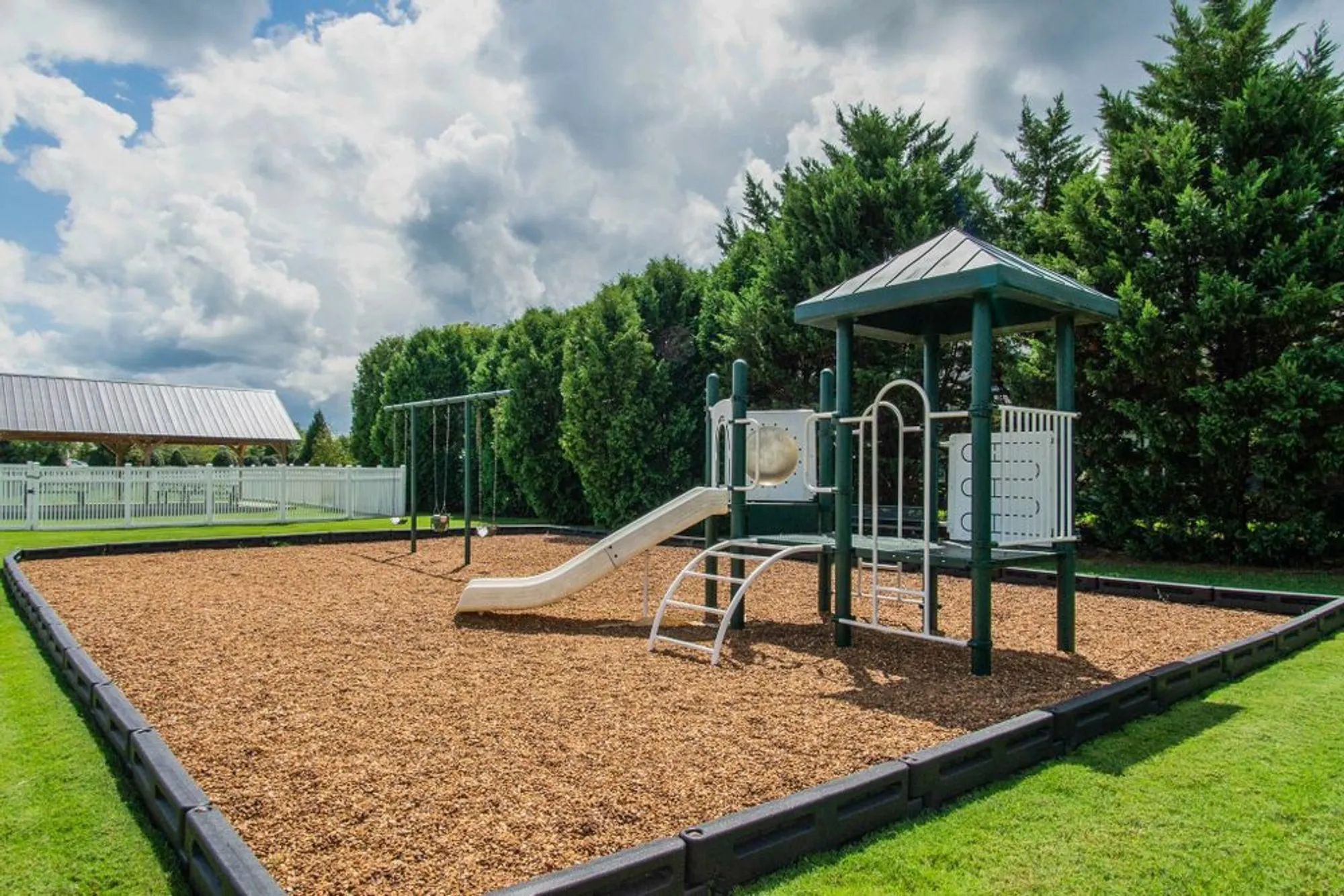 Property Slideshow image 33 of 36 | 327 forest glen cir, Murfreesboro, TN, 37128