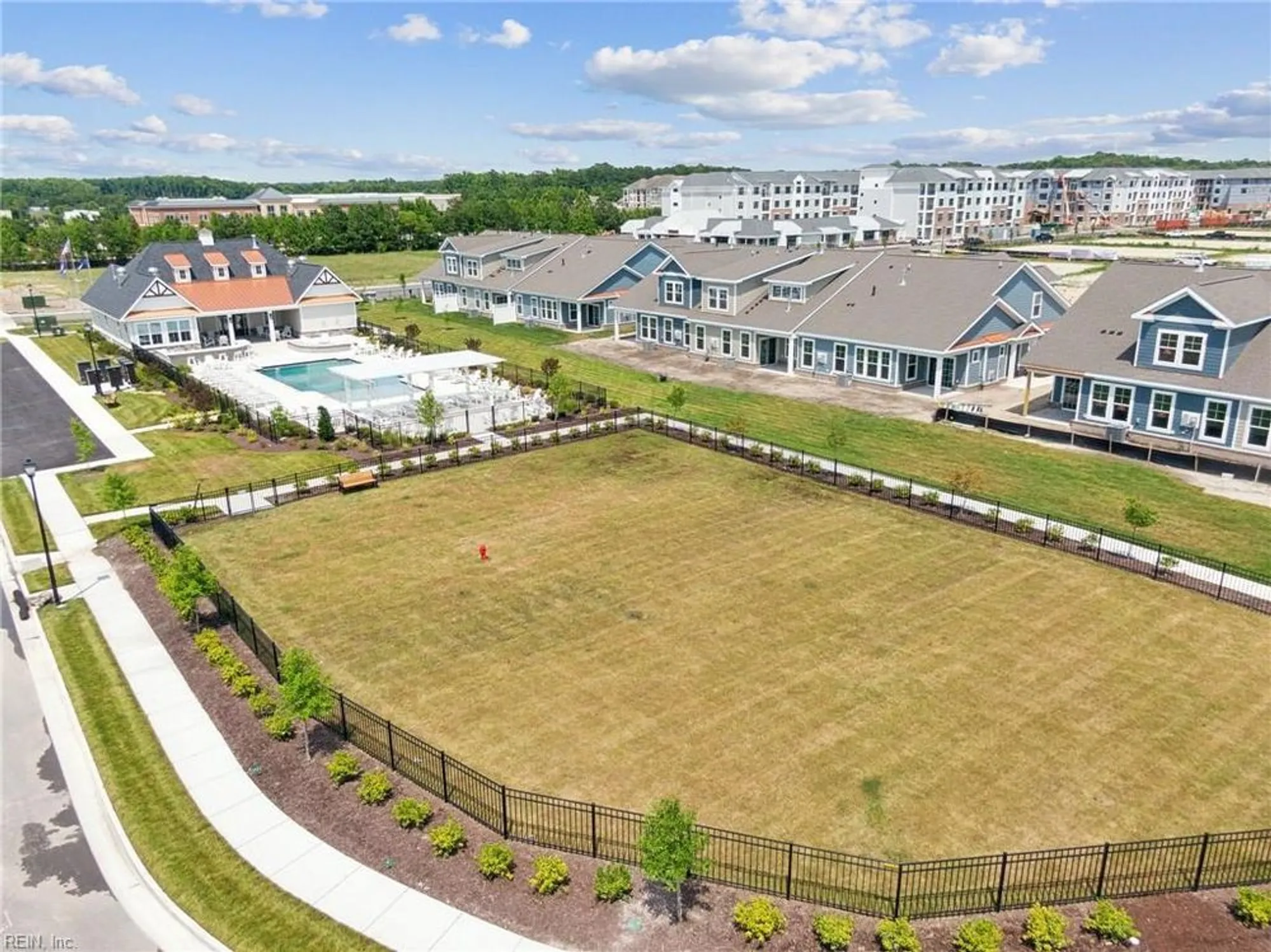 Property Slideshow image 28 of 34 | 2212 edwin dr, Chesapeake, VA, 23322