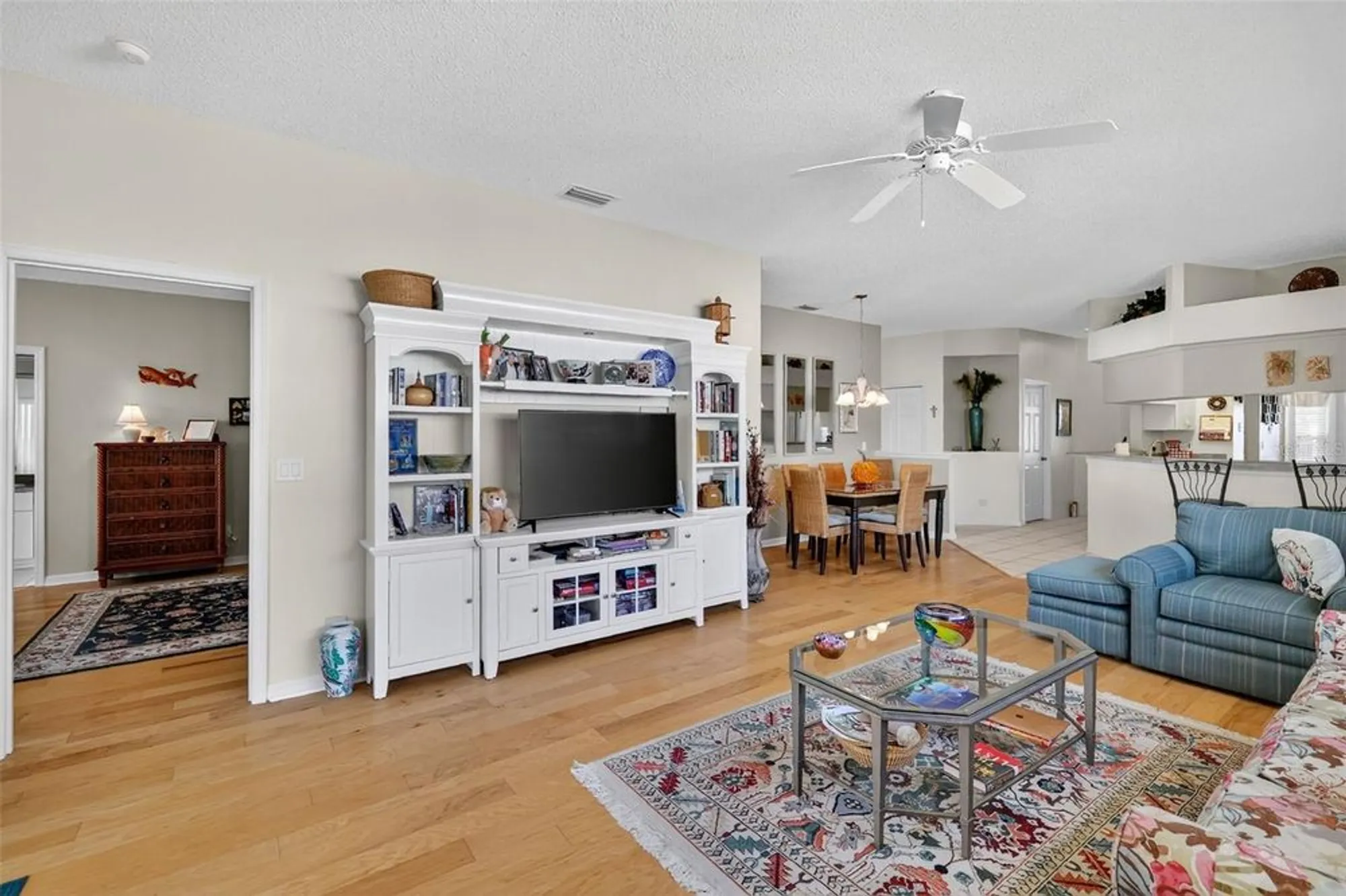 Property Slideshow image 11 of 66 | 21202 braveheart dr, Leesburg, FL, 34748