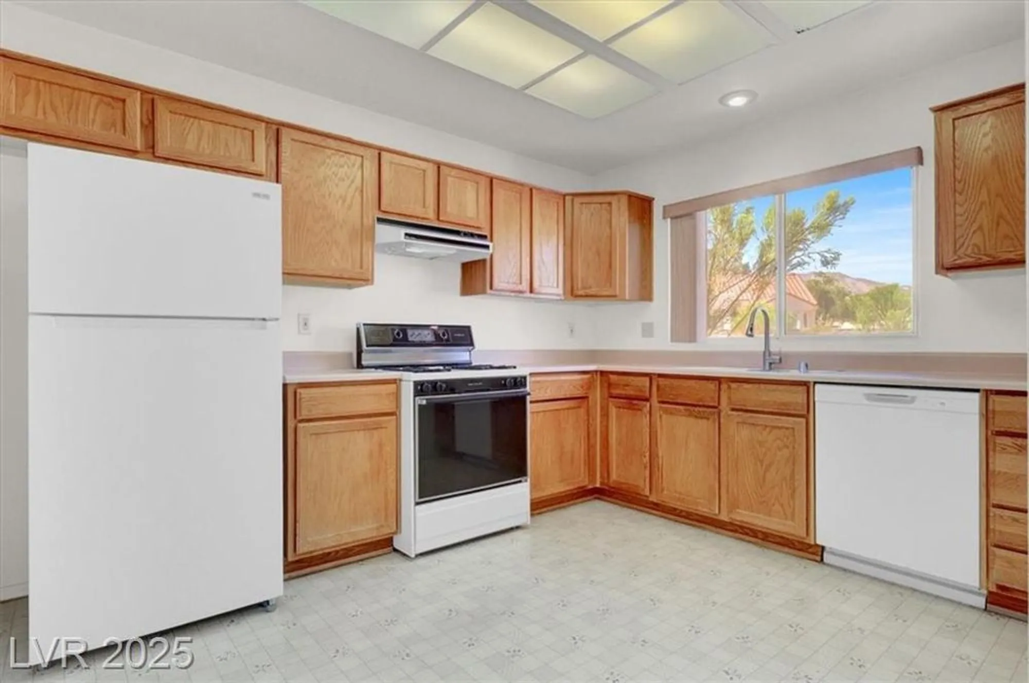 Property Slideshow image 9 of 43 | 3109 goodnews ct, Las Vegas, NV, 89134