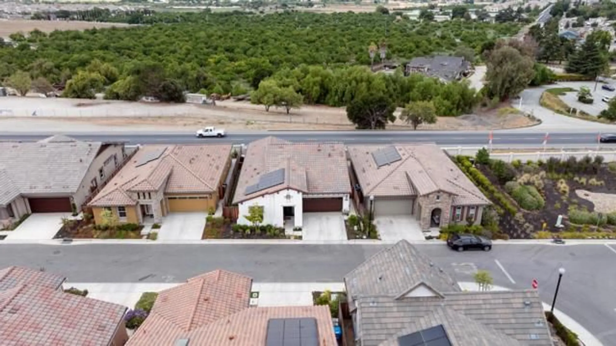 Property Slideshow image 43 of 52 | 2102 white oak dr, Hollister, CA, 95023