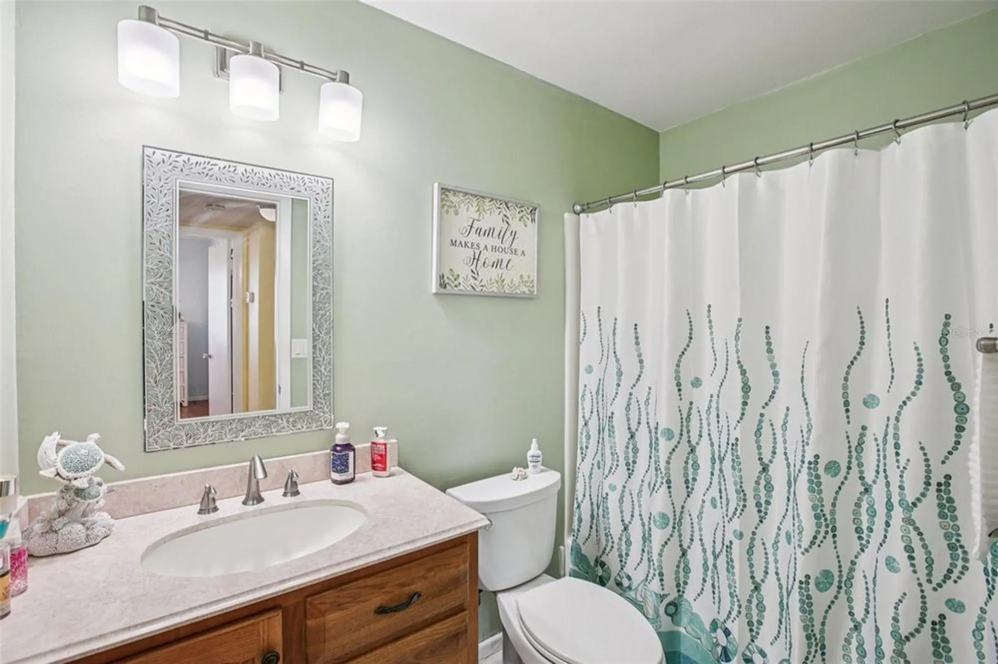 Property Slideshow image 28 of 54 | 1409 n pebble beach blvd, Sun City Center, FL, 33573