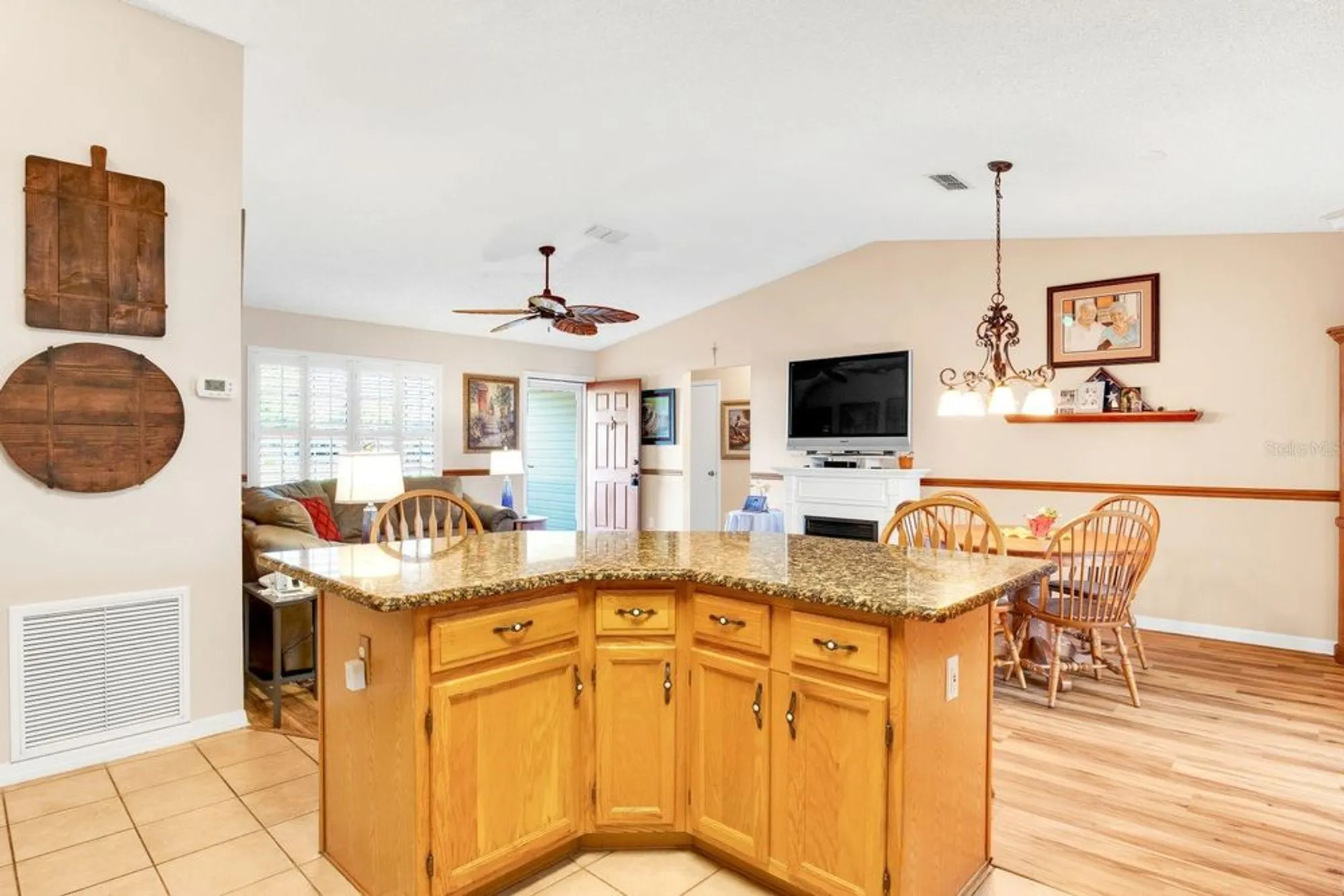 Property Slideshow image 12 of 34 | 1502 el paso way, The Villages, FL, 32162