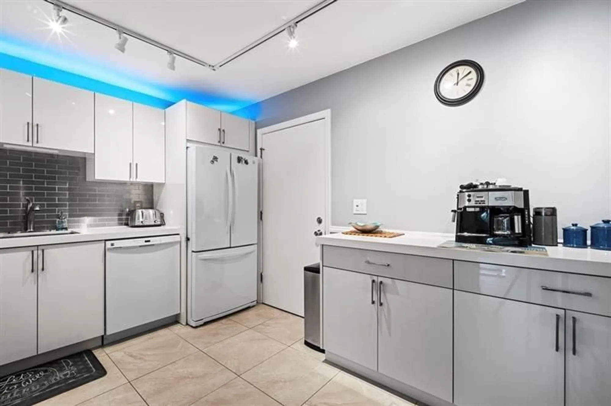 Property Slideshow image 10 of 32 | 4750 nw 22nd ct apt 208, Lauderhill, FL, 33313