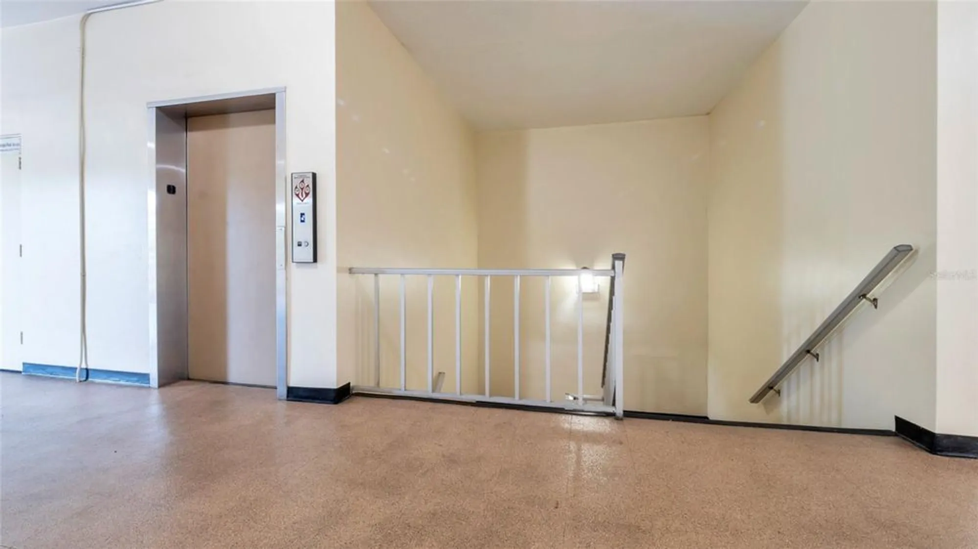 Property Slideshow image 16 of 18 | 2285 israeli dr 53, Clearwater, FL, 33763