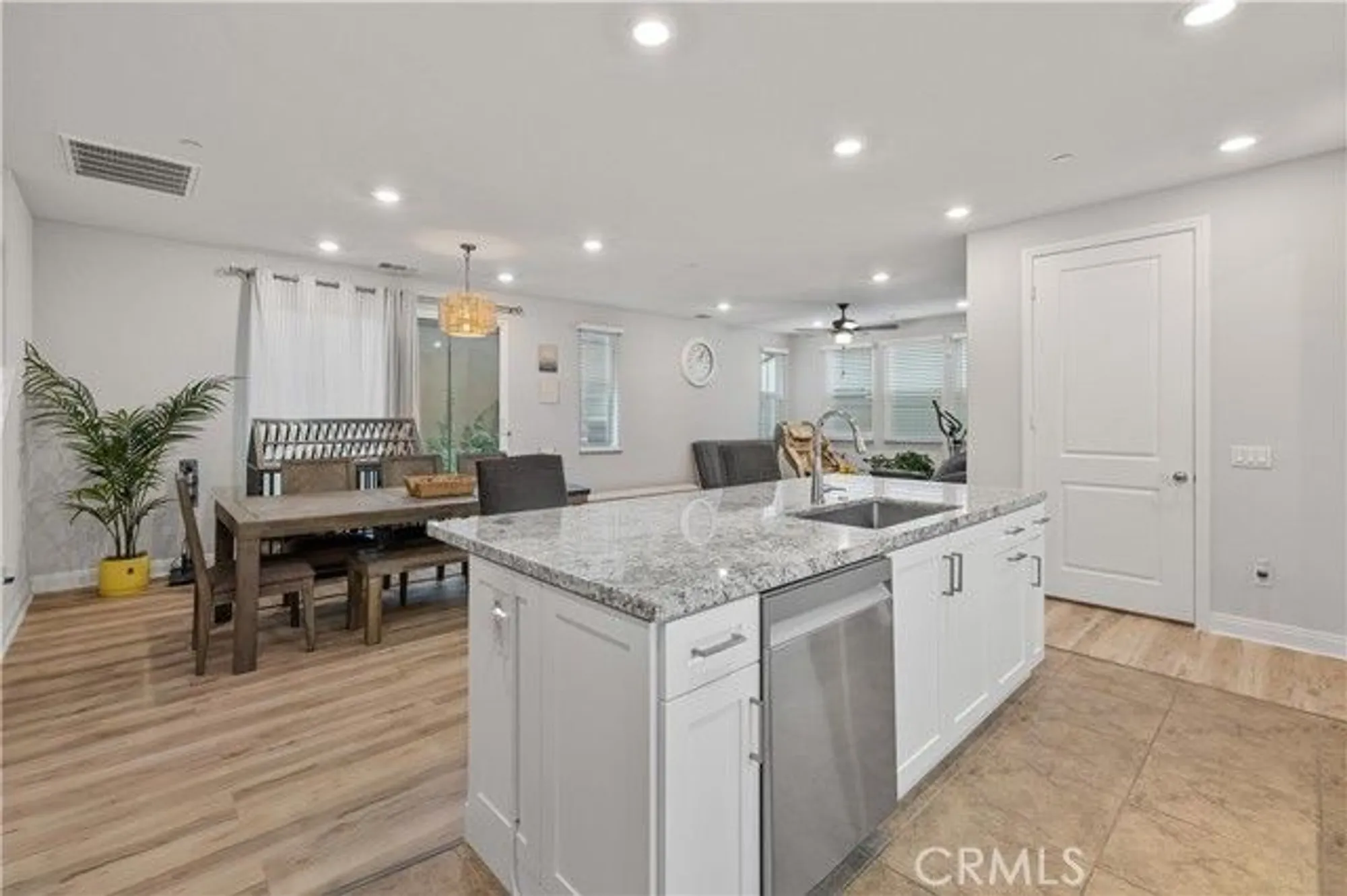 Property Slideshow image 18 of 55 | 20608 galloway dr, Santa Clarita, CA, 91350