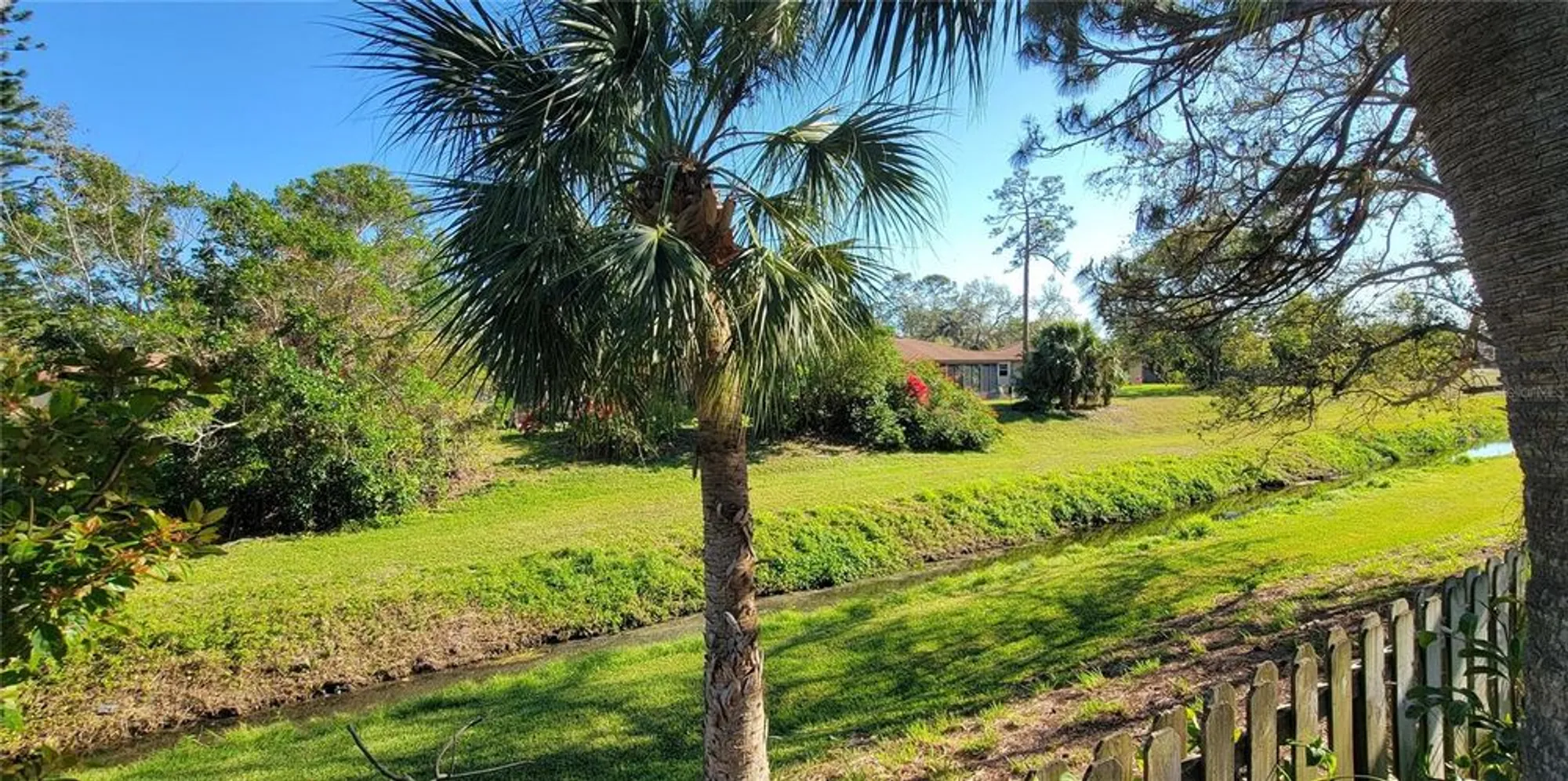 Property Slideshow image 12 of 29 | 7151 wood creek dr 205, Sarasota, FL, 34231