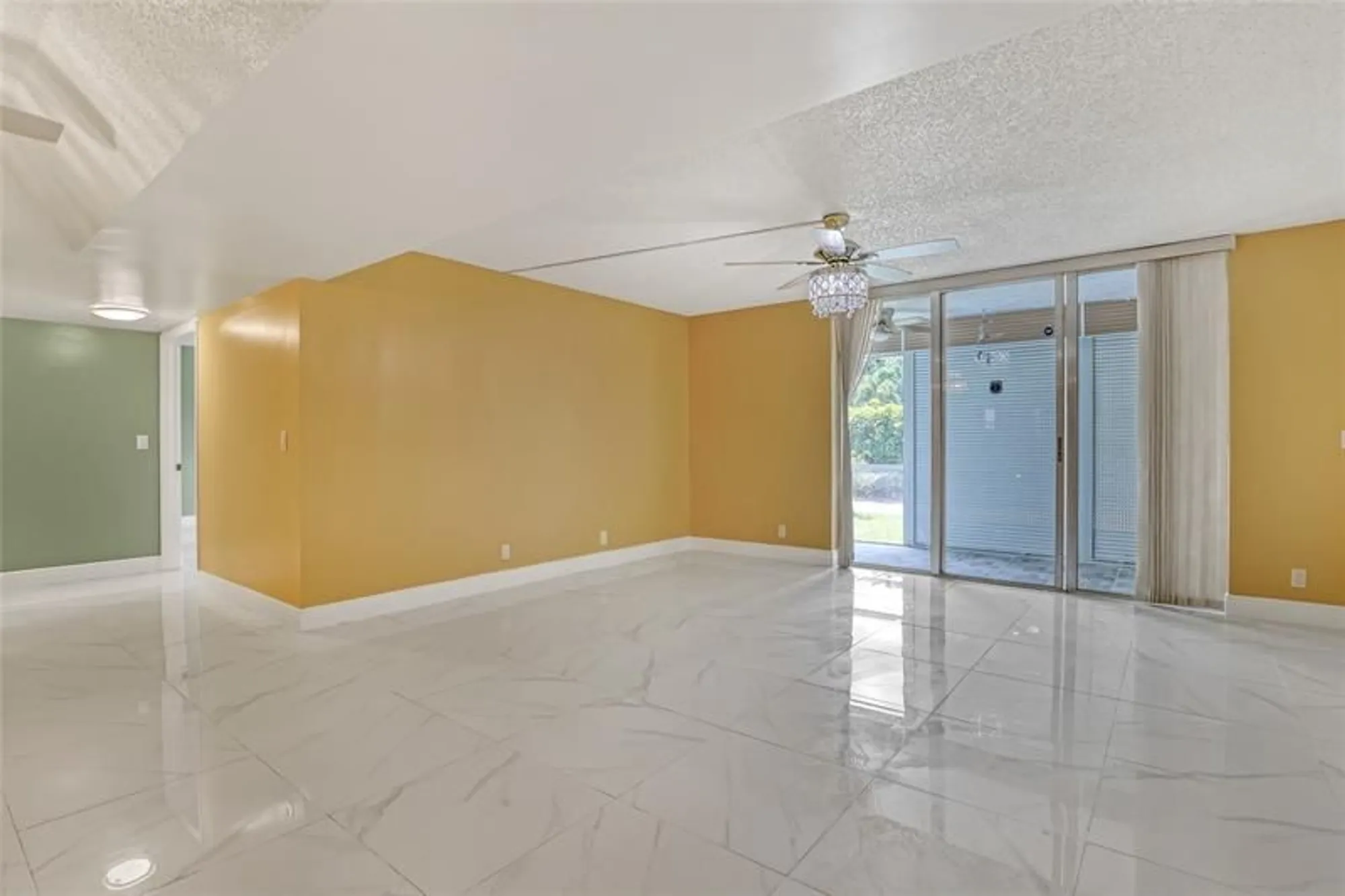 Property Slideshow image 9 of 28 | 6850 10th ave 101, Lake Worth, FL, 33467
