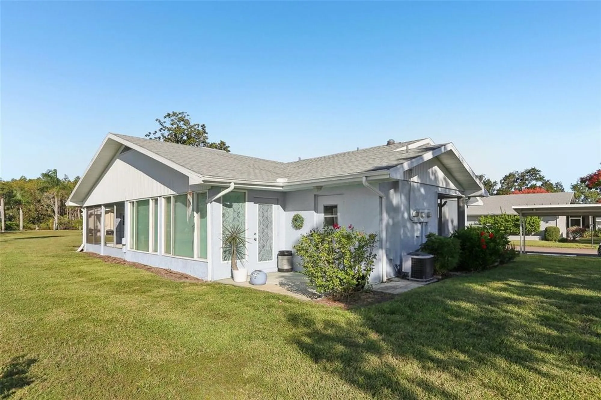 Property Slideshow image 48 of 55 | 2339 glenmore cir, Sun City Center, FL, 33573