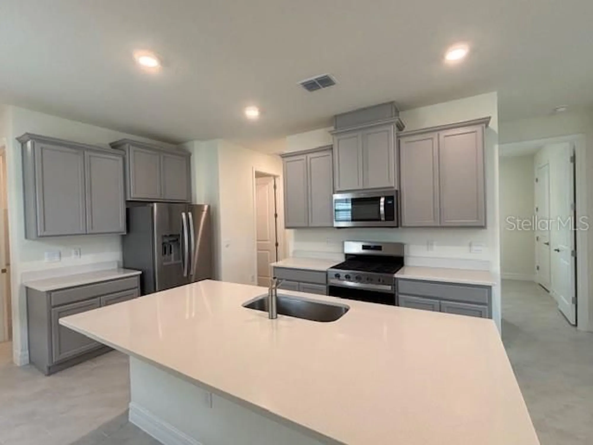 Property Slideshow image 2 of 9 | 3969 kennebunk loop, Mount Dora, FL, 32757