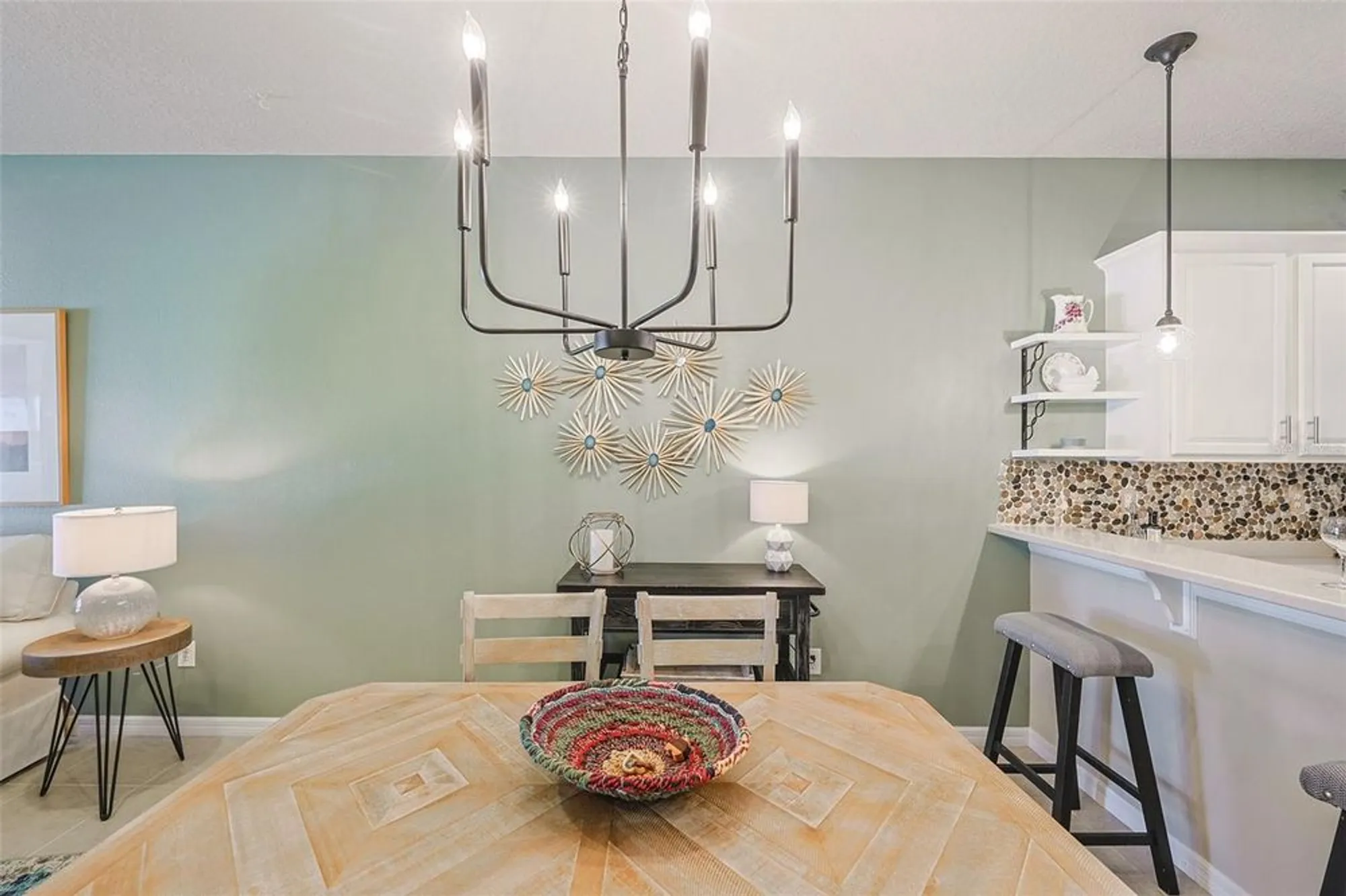 Property Slideshow image 14 of 70 | 329 bluewater falls ct, Apollo Beach, FL, 33572