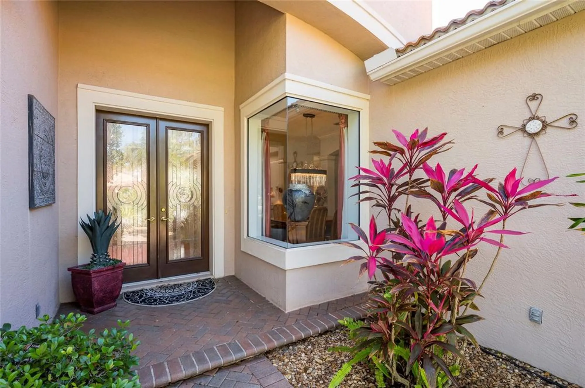 Property Slideshow image 3 of 50 | 4740 carrington cir, Sarasota, FL, 34243