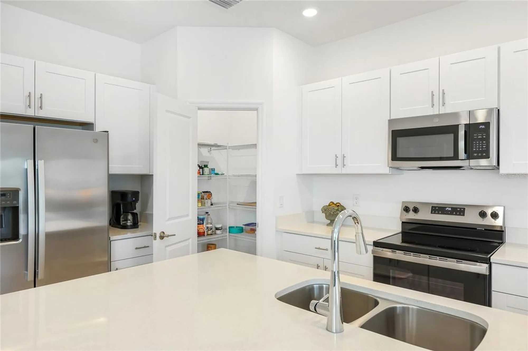 Property Slideshow image 6 of 26 | 3039 novara ln, Bradenton, FL, 34211