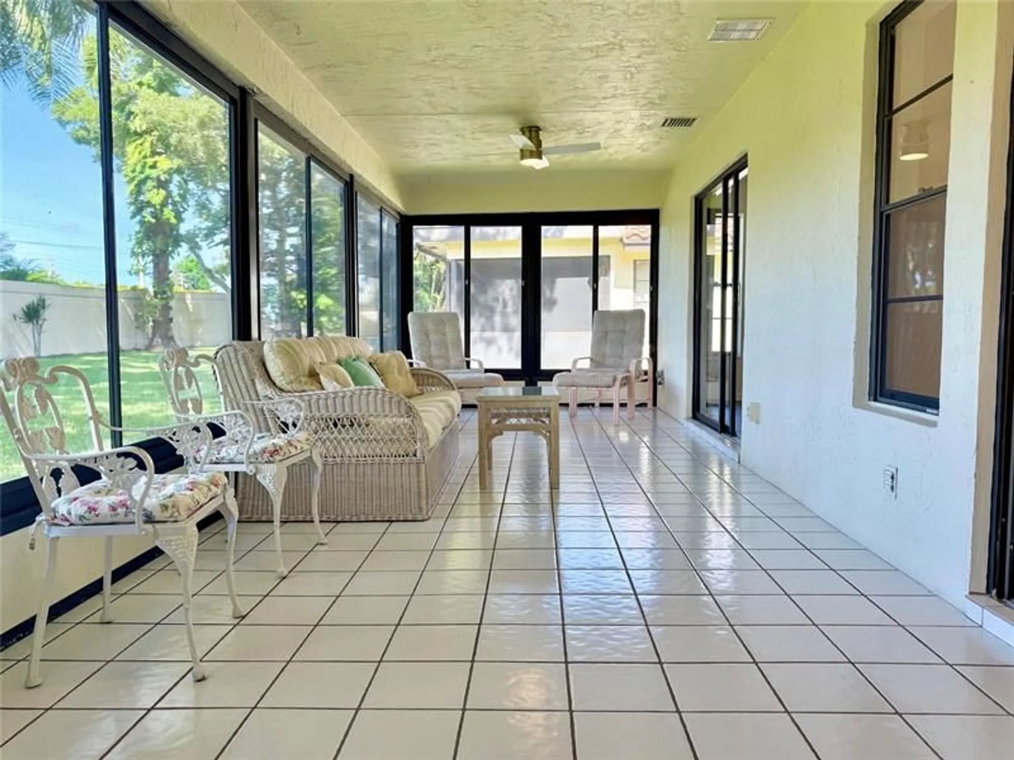 Property Slideshow image 20 of 51 | 5869 sunswept ln b, Boynton Beach, FL, 33437