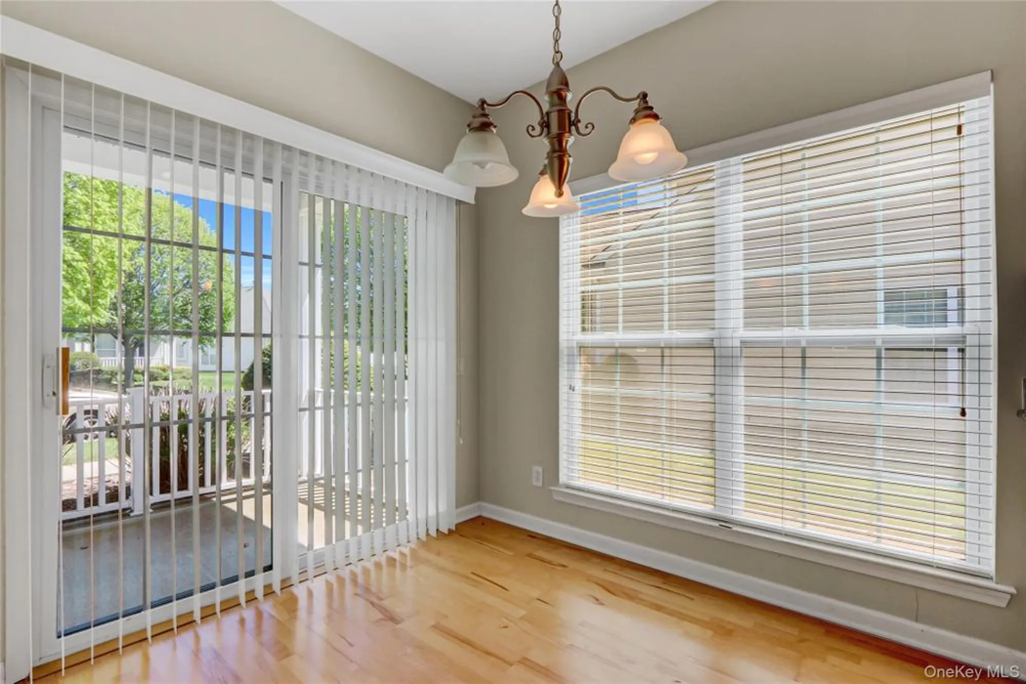 Property Slideshow image 21 of 40 | 4 oakhurst ct, Mount Sinai, NY, 11766