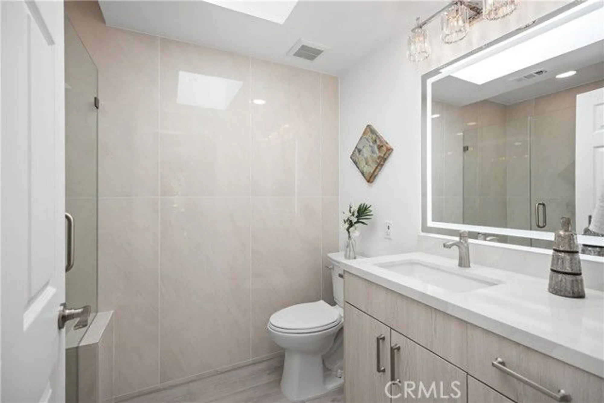 Property Slideshow image 20 of 49 | 2171 via mariposa e unit e n, Laguna Woods, CA, 92637