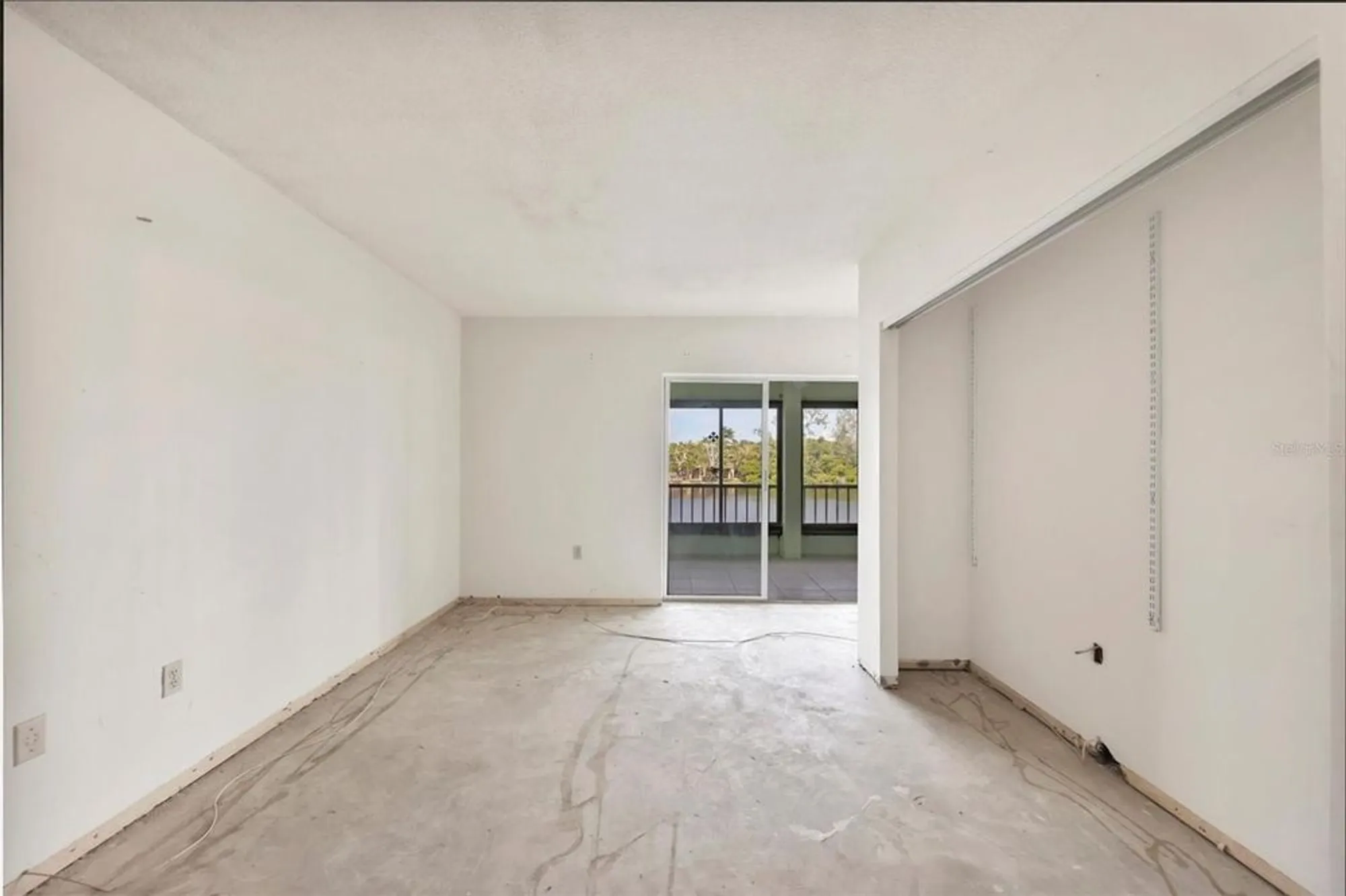 Property Slideshow image 19 of 53 | 101 whispering sands dr apt 205, Sarasota, FL, 34242
