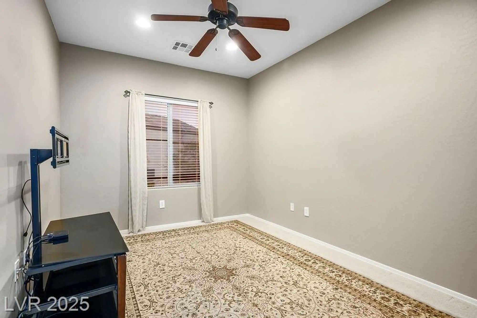 Property Slideshow image 25 of 37 | 7749 pine warbler way, North Las Vegas, NV, 89084