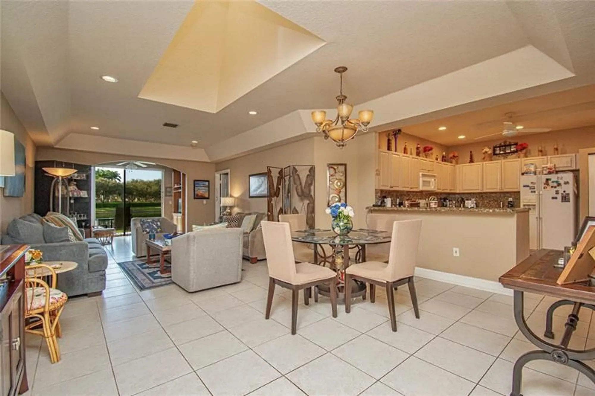 Property Slideshow image 7 of 34 | 12611 crystal pointe dr c, Boynton Beach, FL, 33437