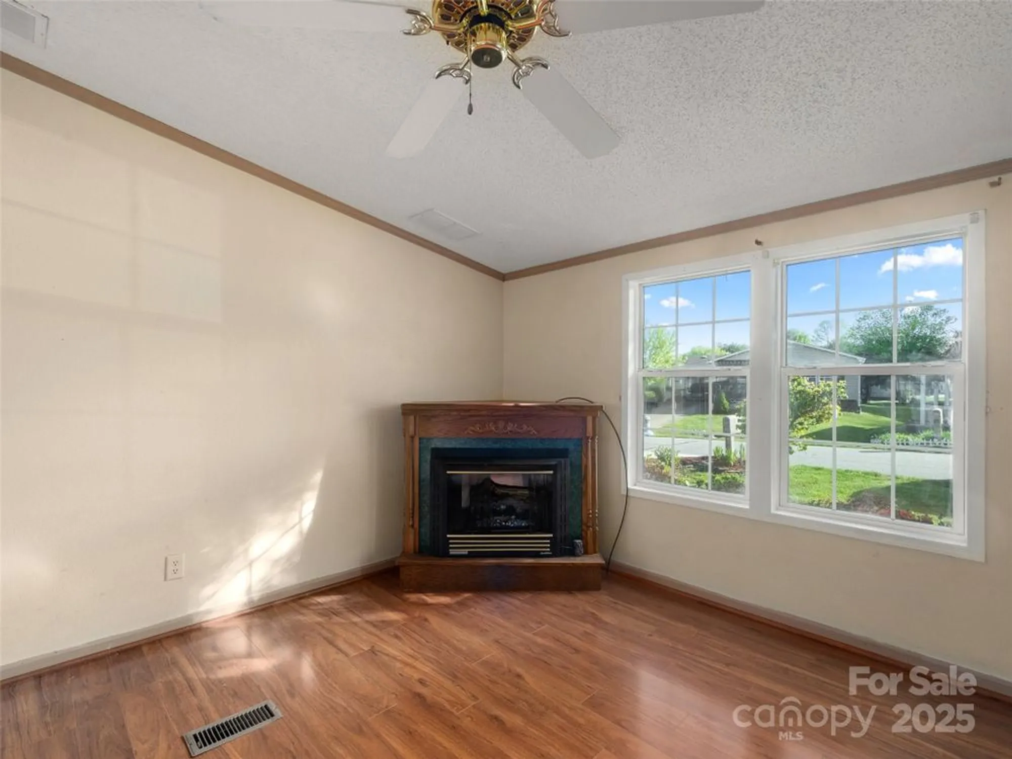 Property Slideshow image 5 of 42 | 236 white ash cir, Hendersonville, NC, 28739