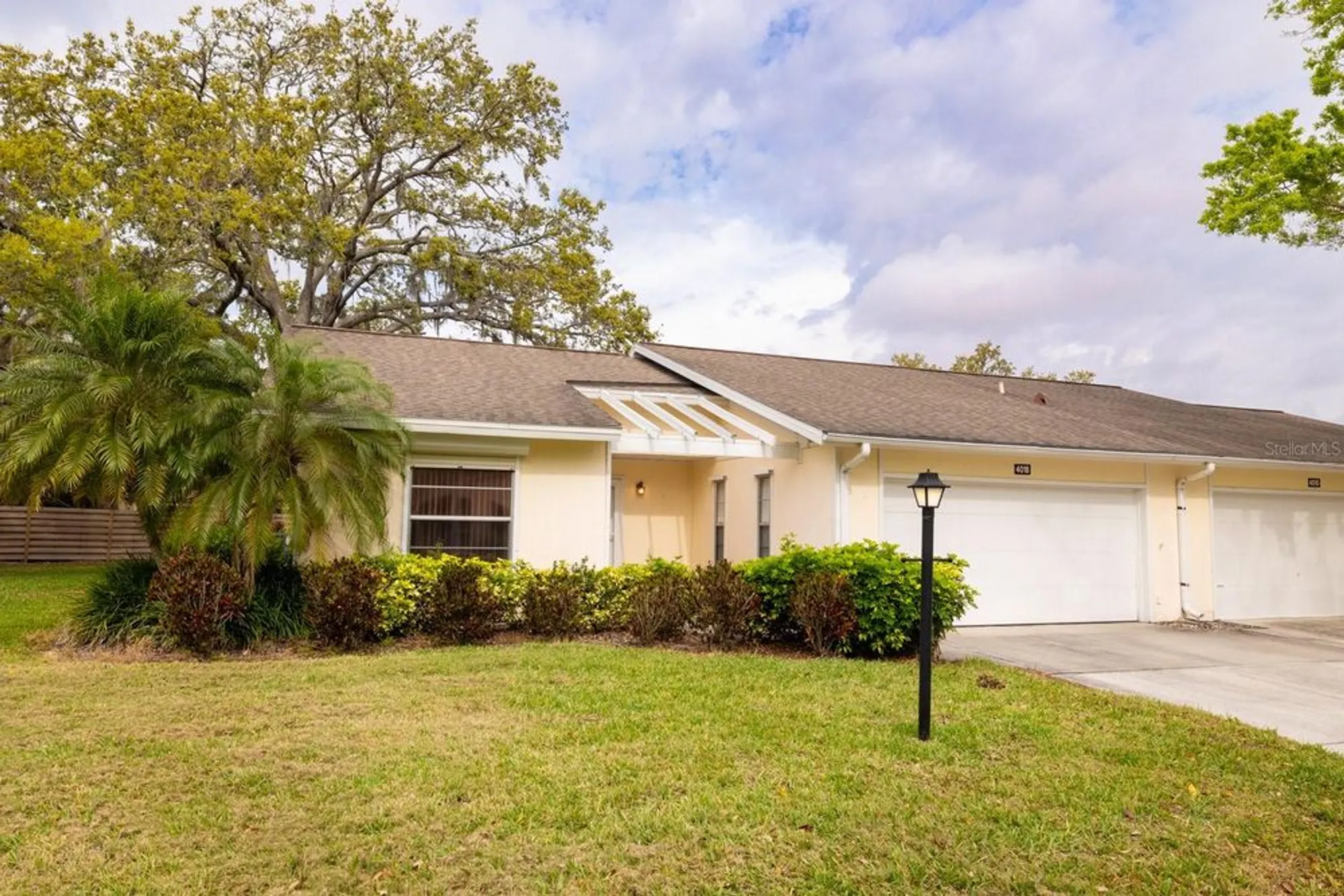 Property Slideshow image 2 of 58 | 4018 oakhurst dr 3181, Sarasota, FL, 34233
