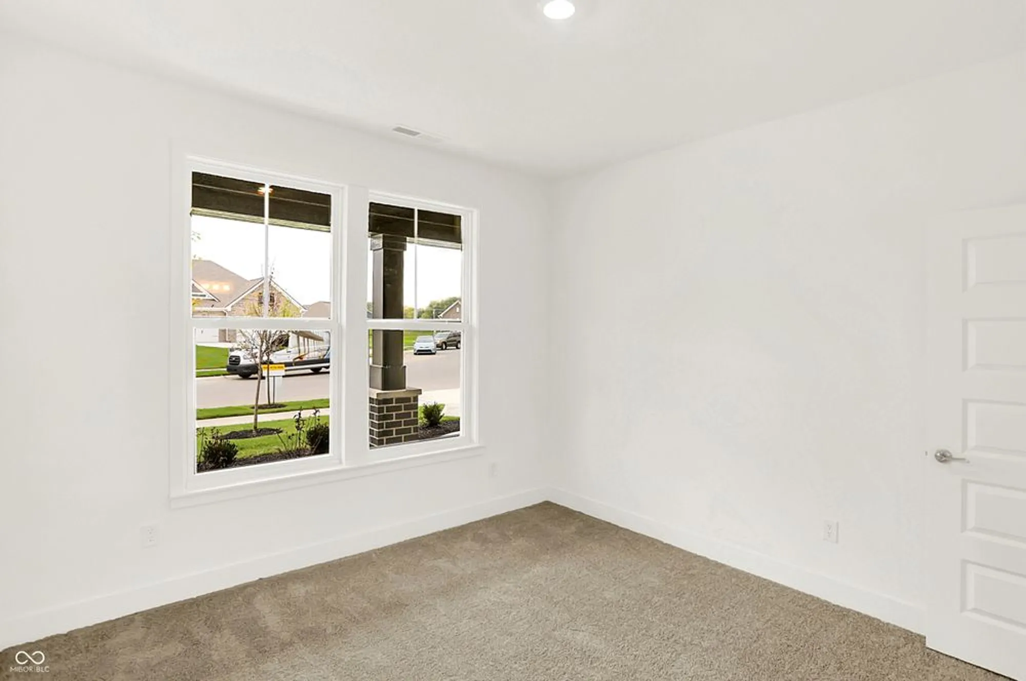 Property Slideshow image 8 of 52 | 5076 foxley park ln, Avon, IN, 46123