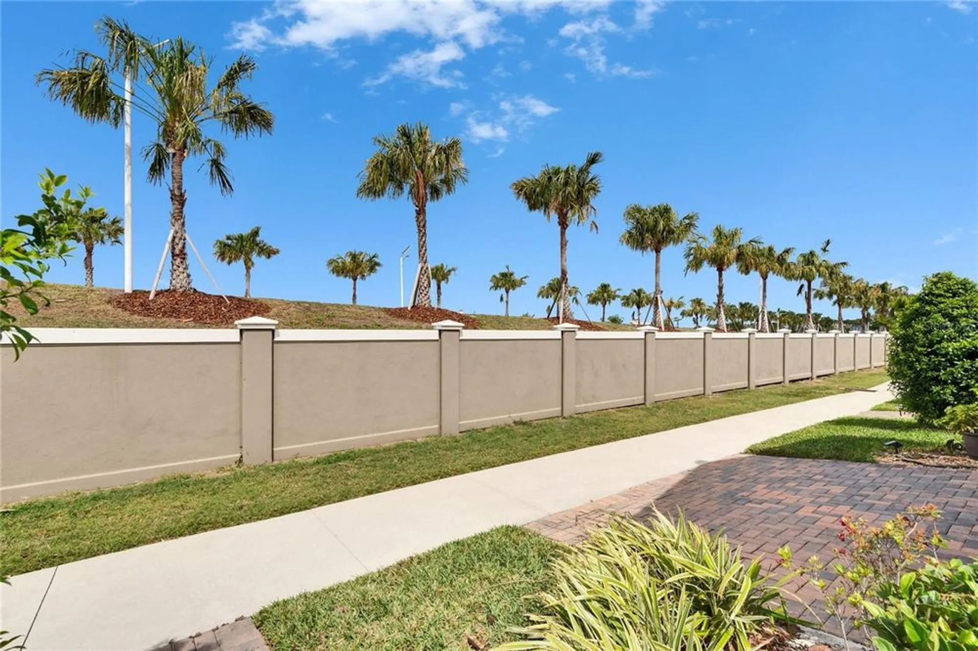 Property Slideshow image 44 of 97 | 16927 april plush dr, Wimauma, FL, 33598