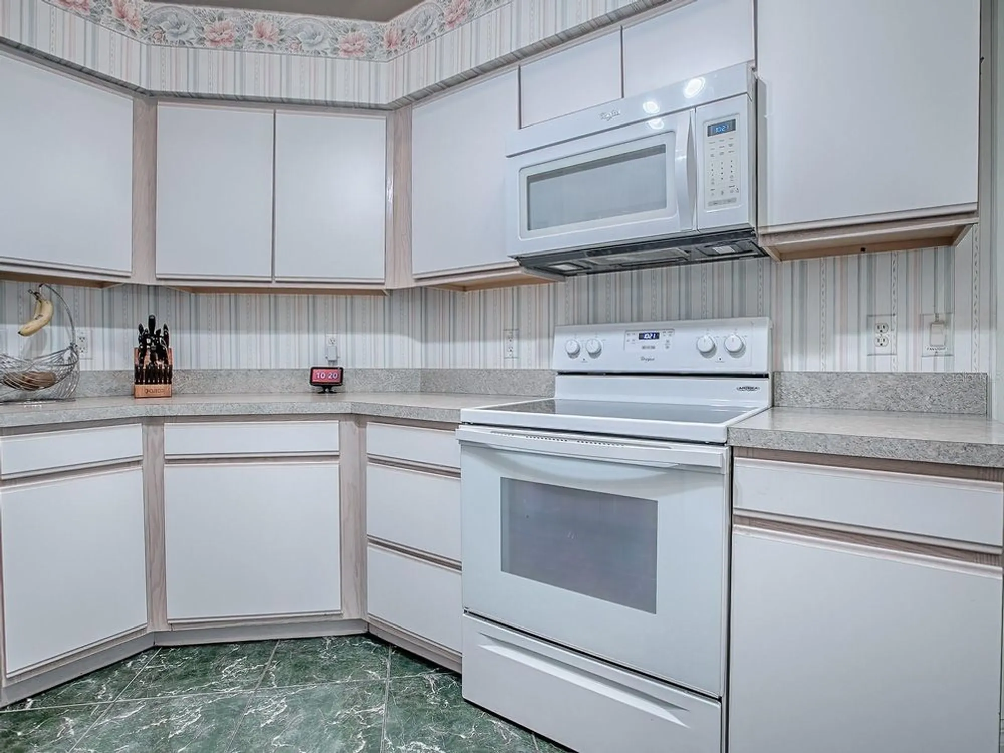 Property Slideshow image 22 of 67 | 25348 crestwater dr, Leesburg, FL, 34748